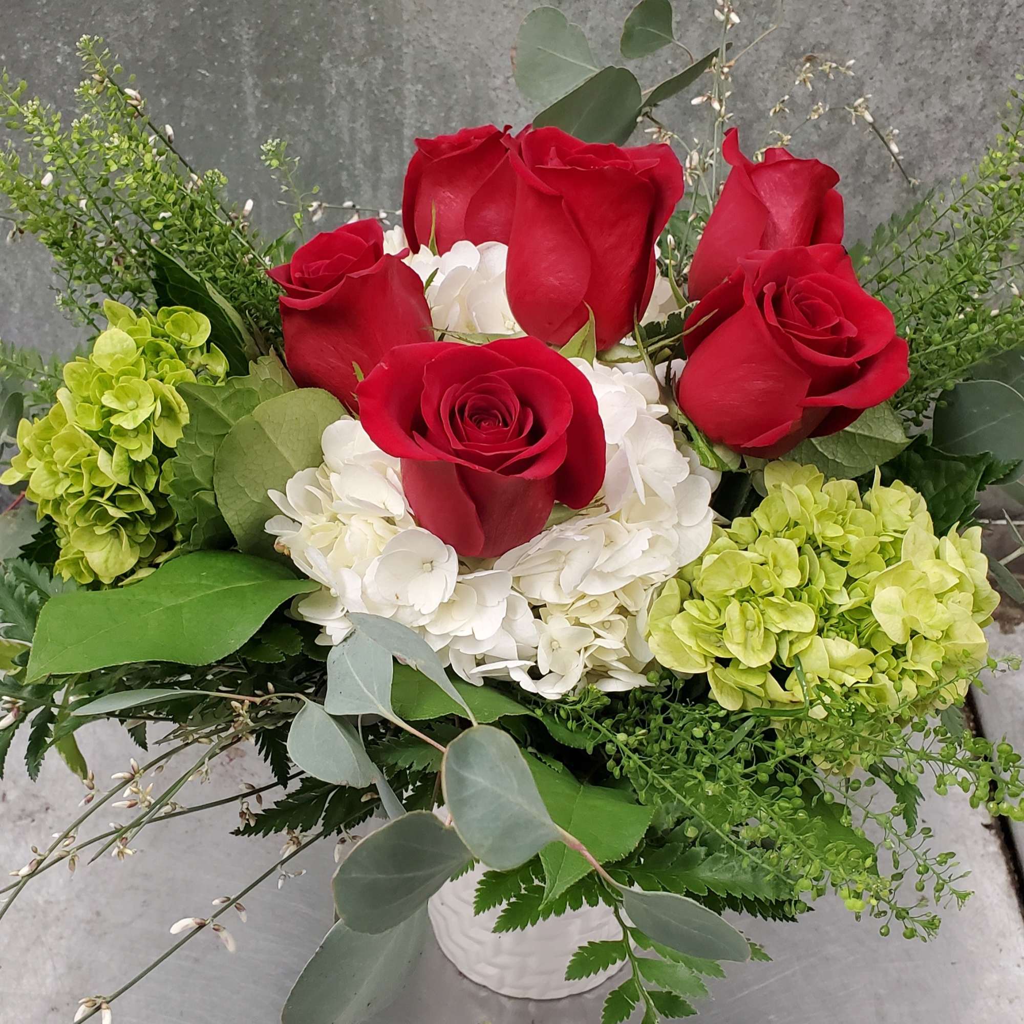 You Make Me Happy
Modern. Romantic. Thoughtfully Styled.
Say it from the heart with 
You Make Me Happy
Modern. Romantic. Thoughtfully Styled.
Say it from the heart with