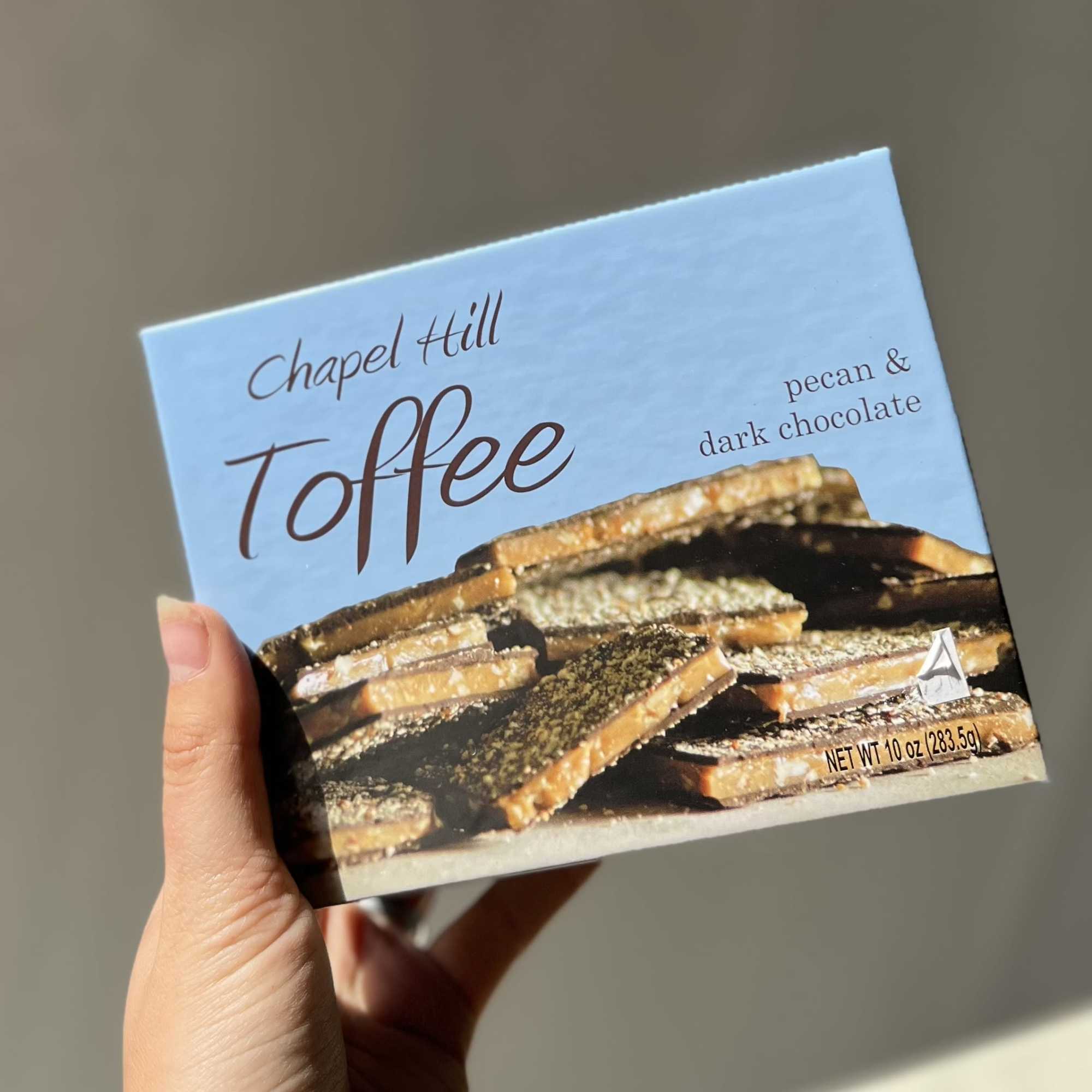 Celebrate the autumn season with this adorable gift baset. This basket includes