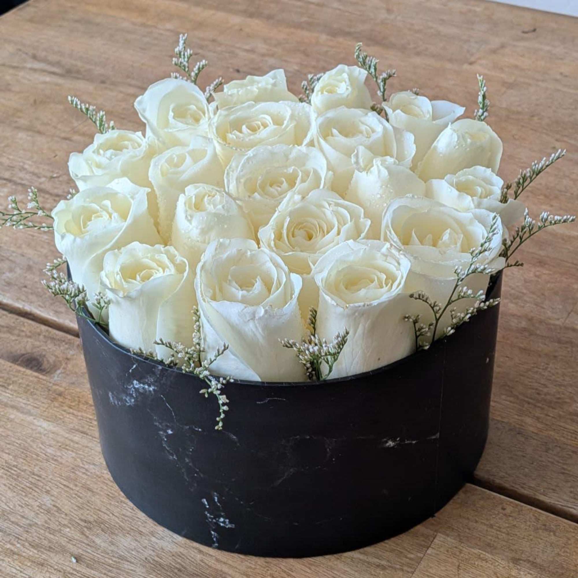 Elegant Round Rose Box with Preferred Colors

(Photo Displays Deluxe Size)

Elevate any moment