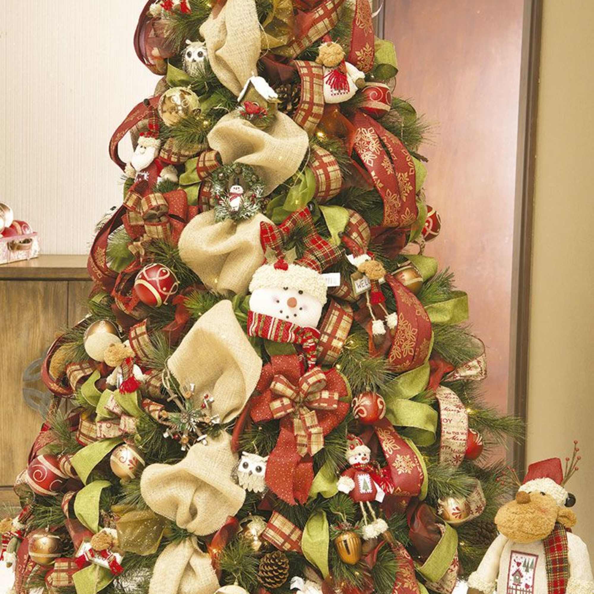 Centerpieces for your celebrations, home and Christmas trees, your choice.