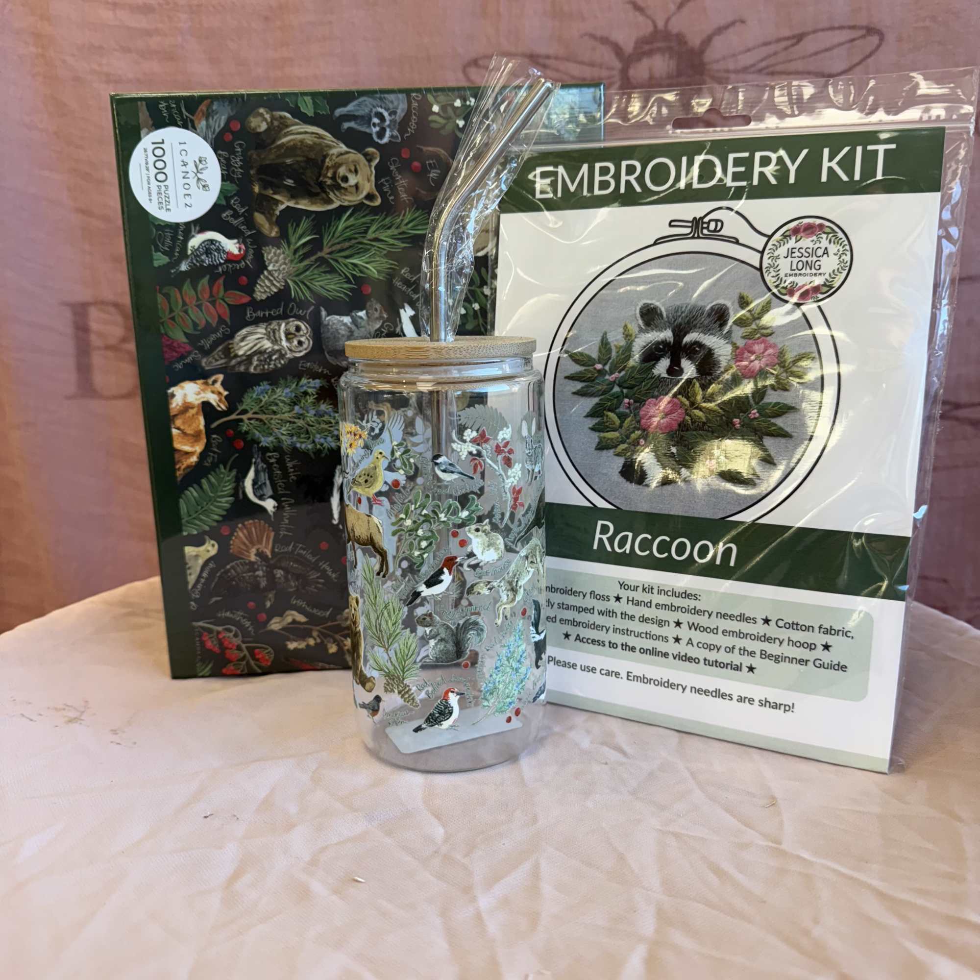 For the nature lover with a creative heart. This charming set brings