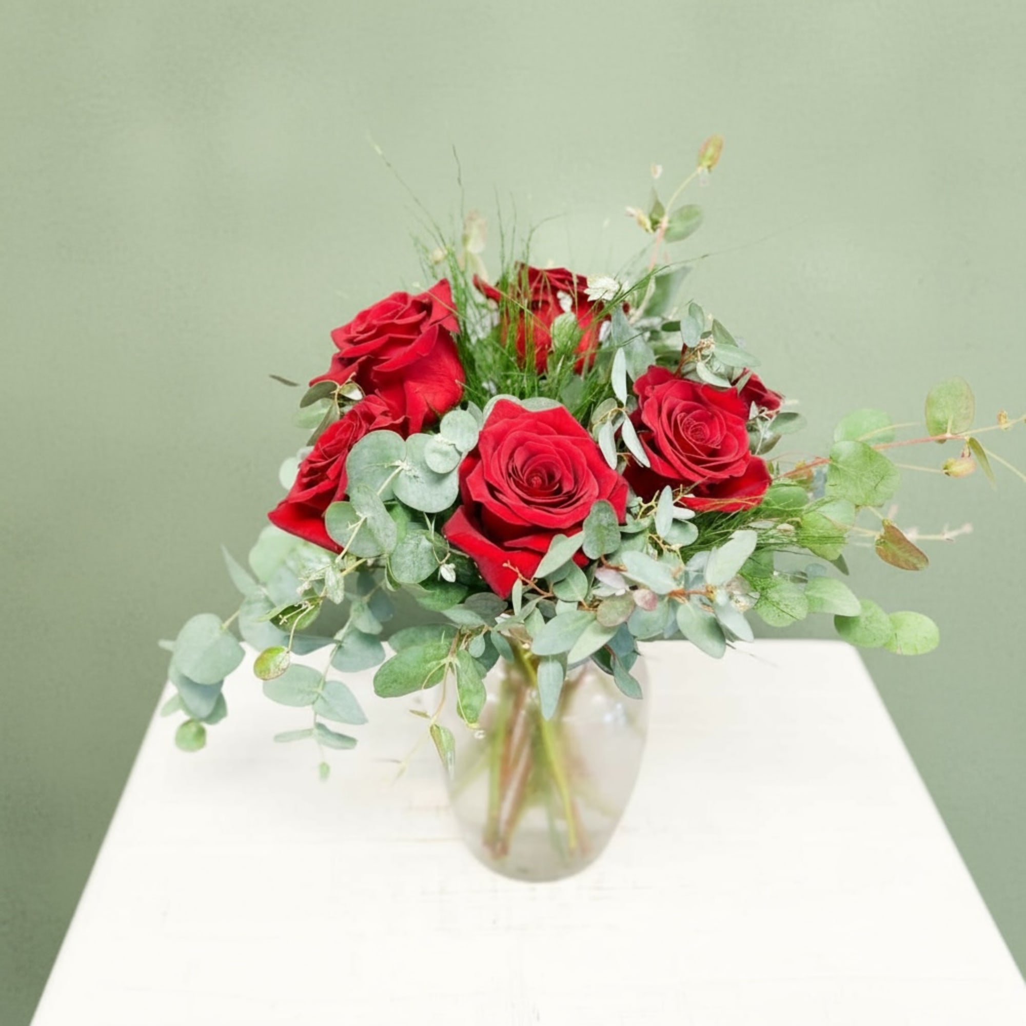 Let your love speak for itself with our Simply Romantic arrangement. This