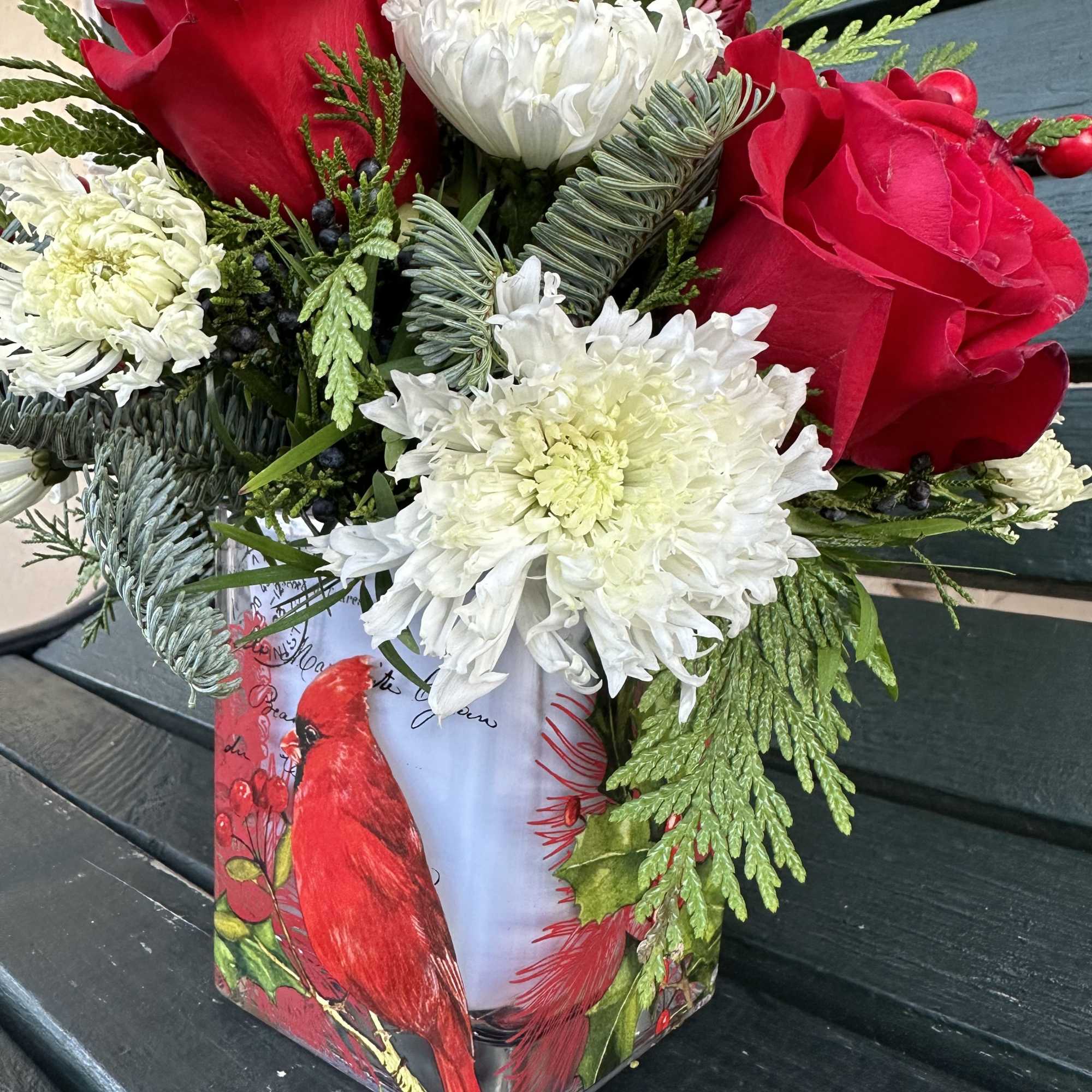Red, White and Green in a Cardinal vase.
Fresh cut and always hand