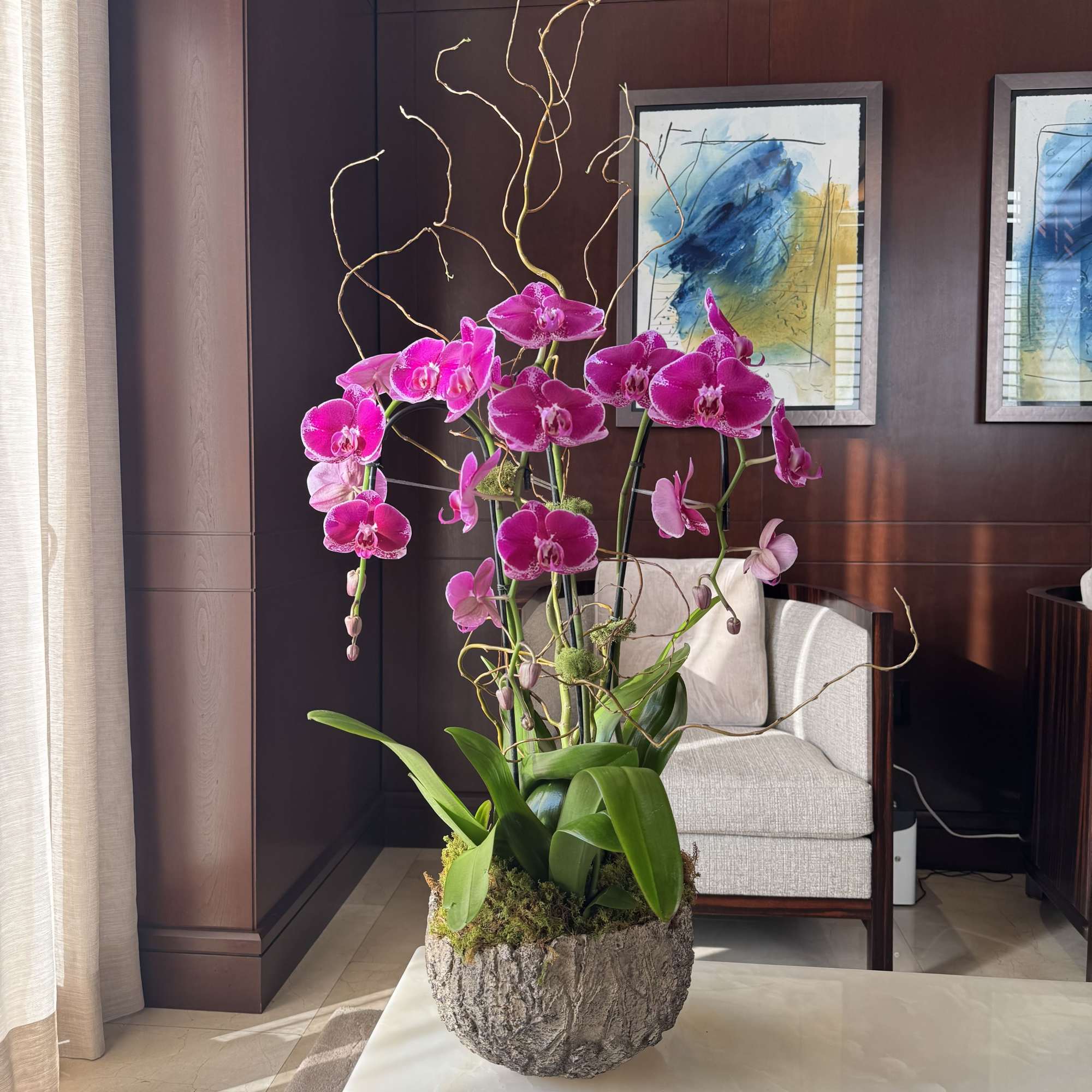 All Arrangements are customizable with different colors of orchids.
Flower size, shape and