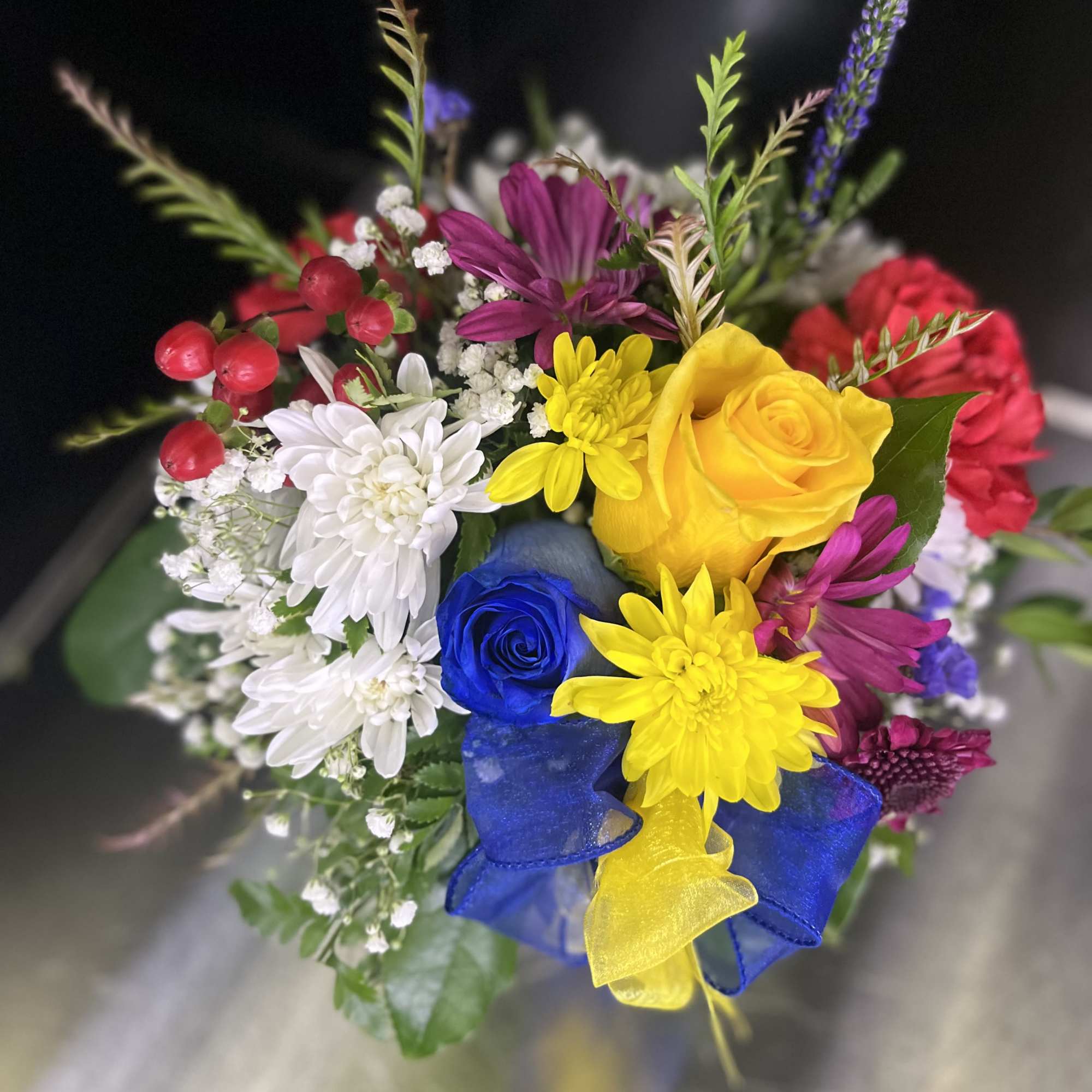fresh flowers in glass vase 