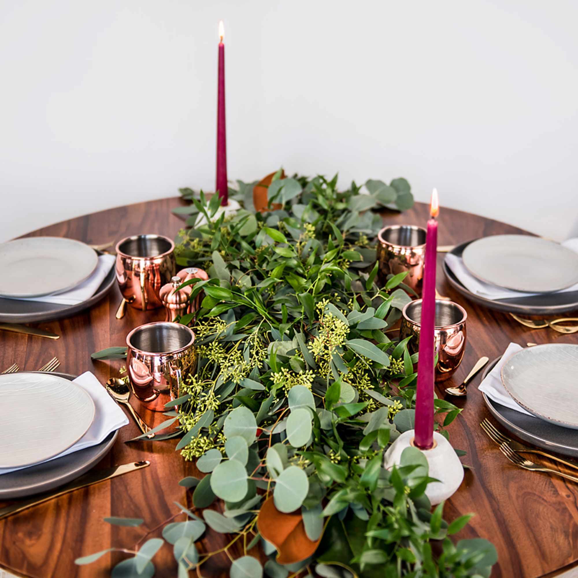 Dress your Thanksgiving table with our fresh, floral garland! This easy-to-set DIY