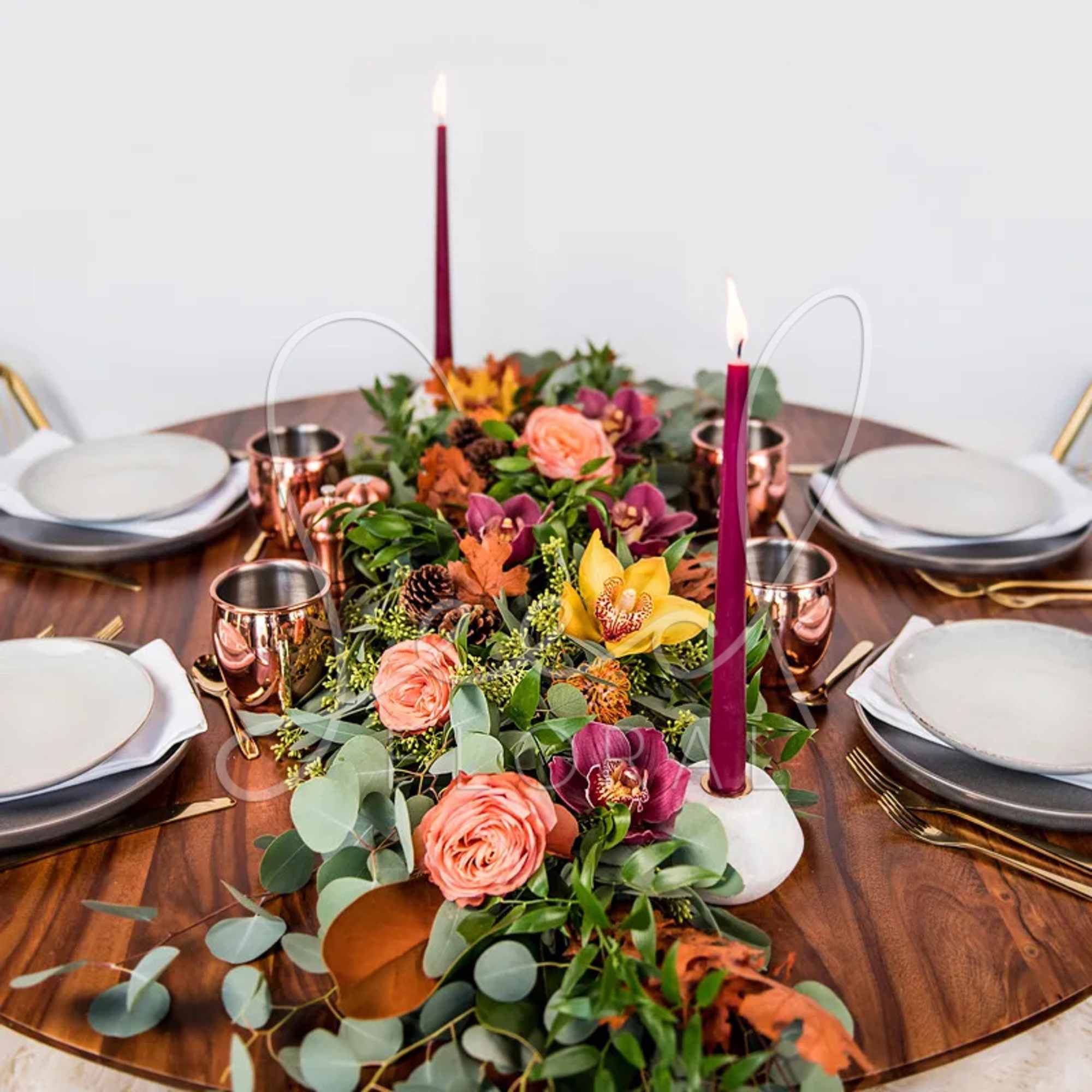Dress your Thanksgiving table with our fresh, floral garland! This easy-to-set DIY