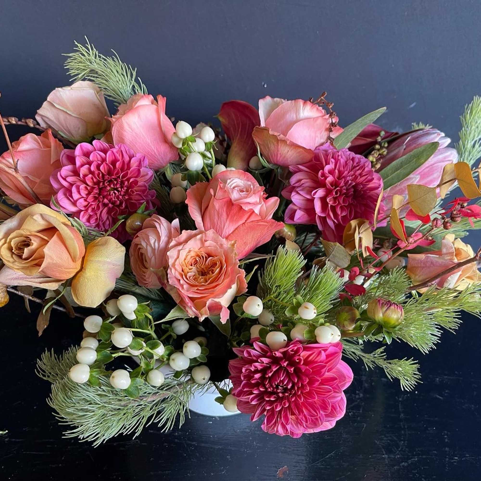 Beautiful  design in a modern vase. We will design with the