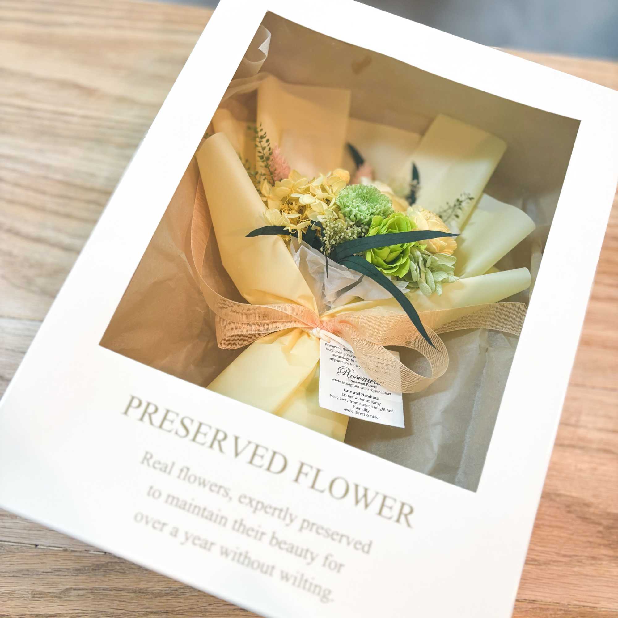 Real flowers, expertly preserved to maintain their beauty for over a year