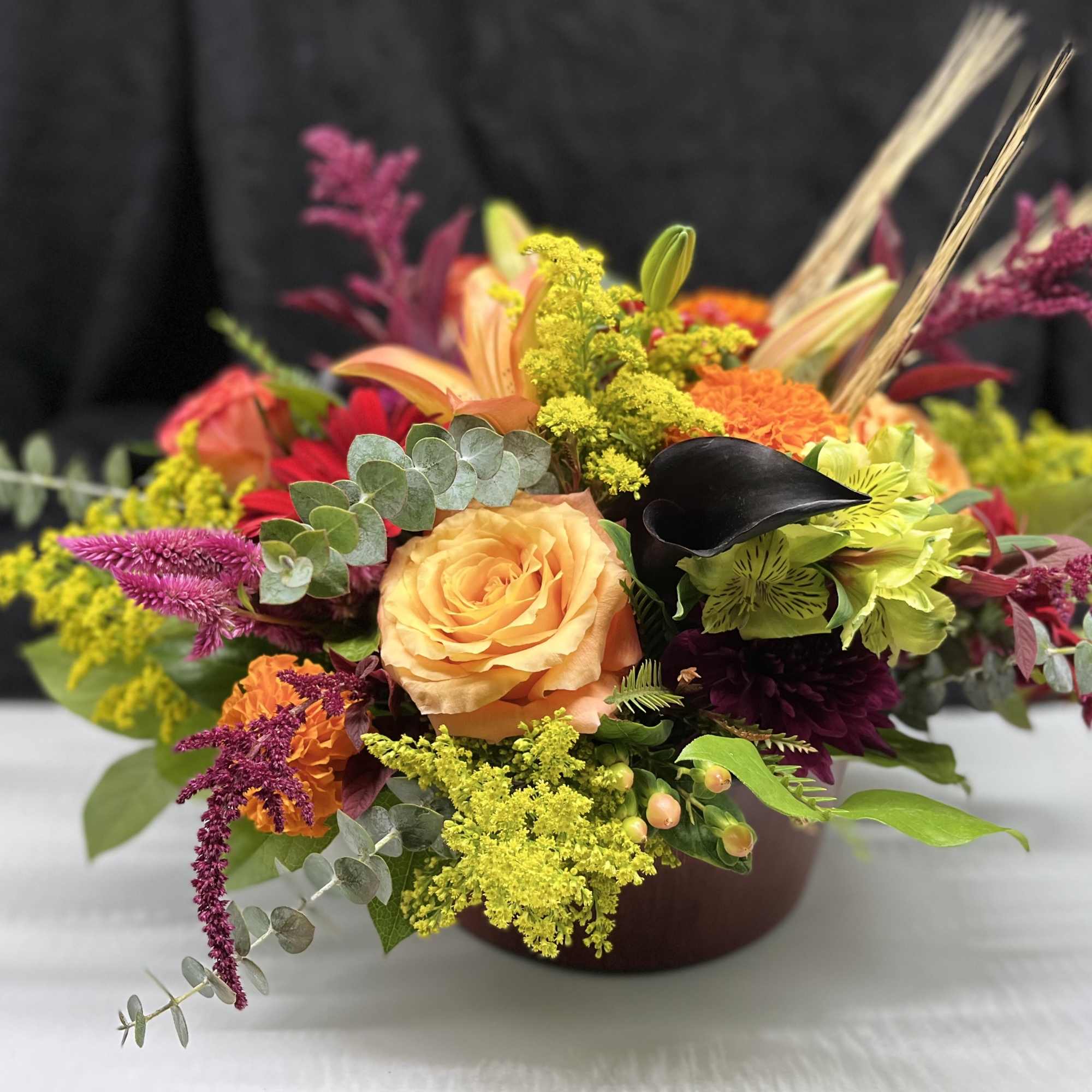 This  beautiful traditional table centerpiece is perfect to celebrate Autumn and