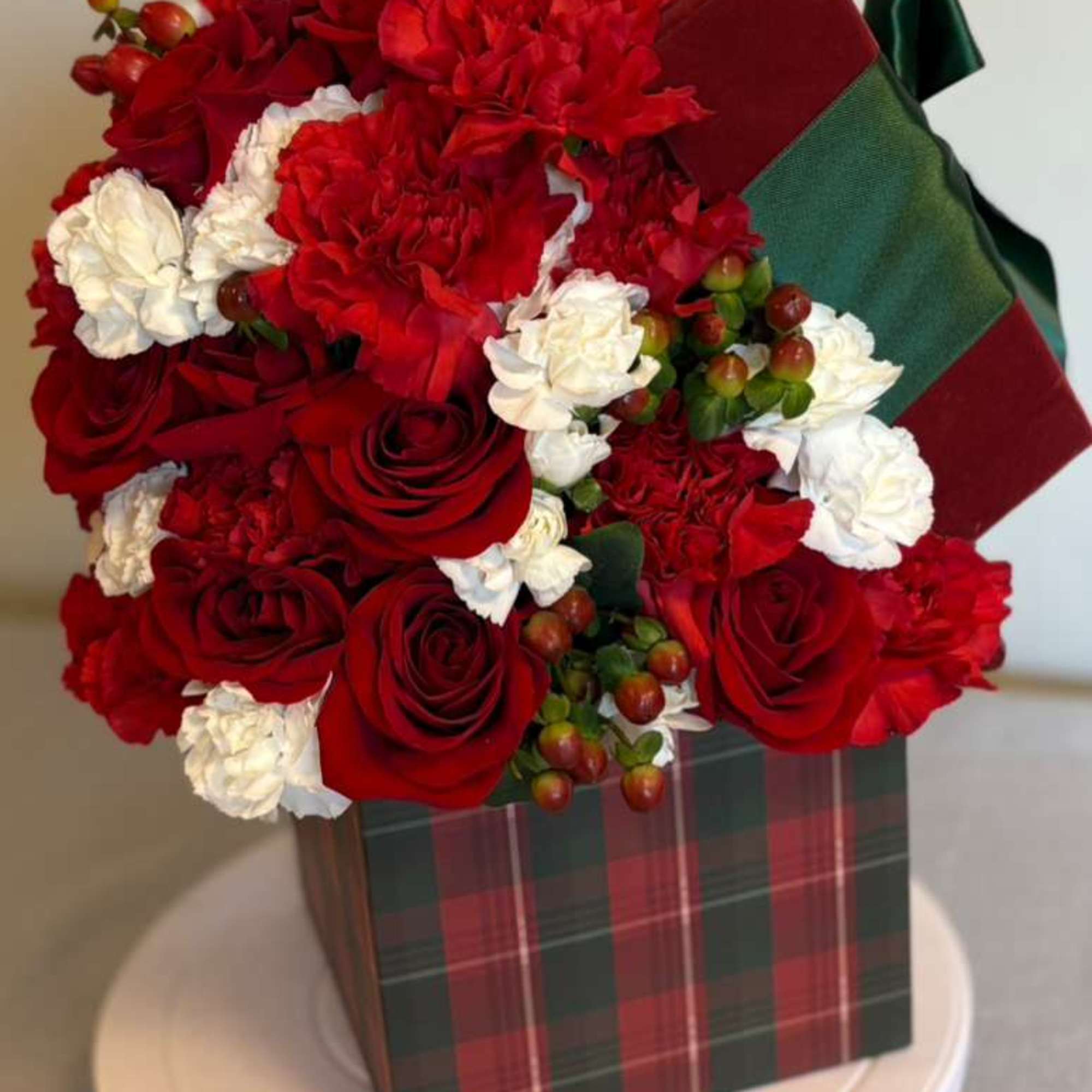 Celebrate the magic of the season with this luxurious floral design 