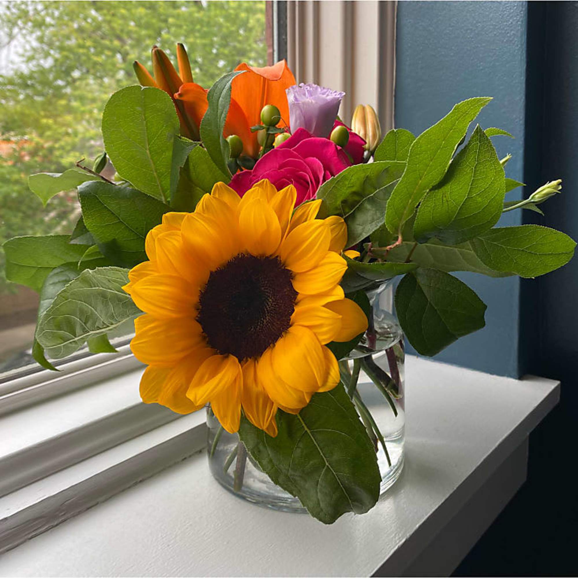 BEST DAY BOUQUET

Make this day their best day. Our local florist handcraft