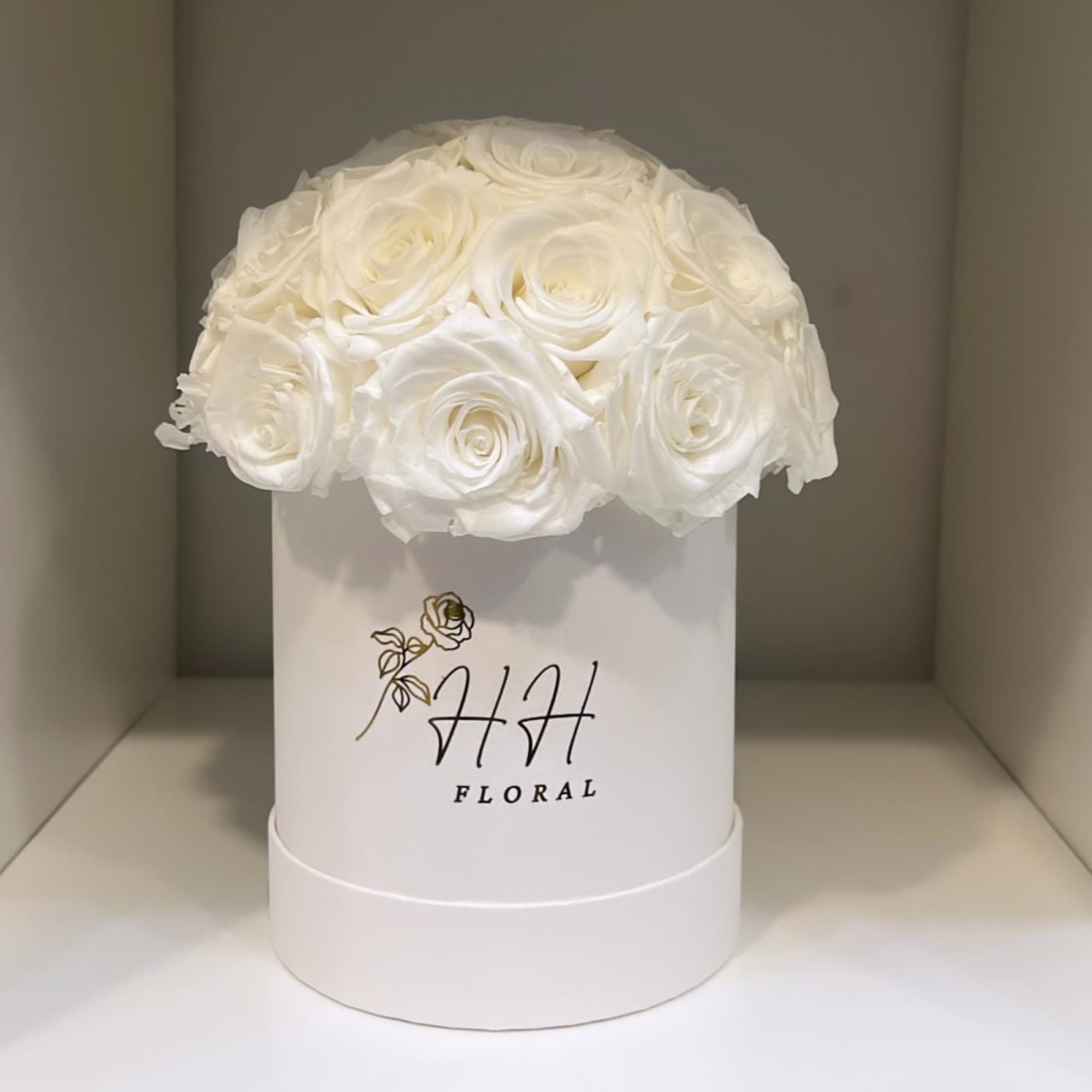 If you seek a positive long-lasting impression, then this preserved flower assortment