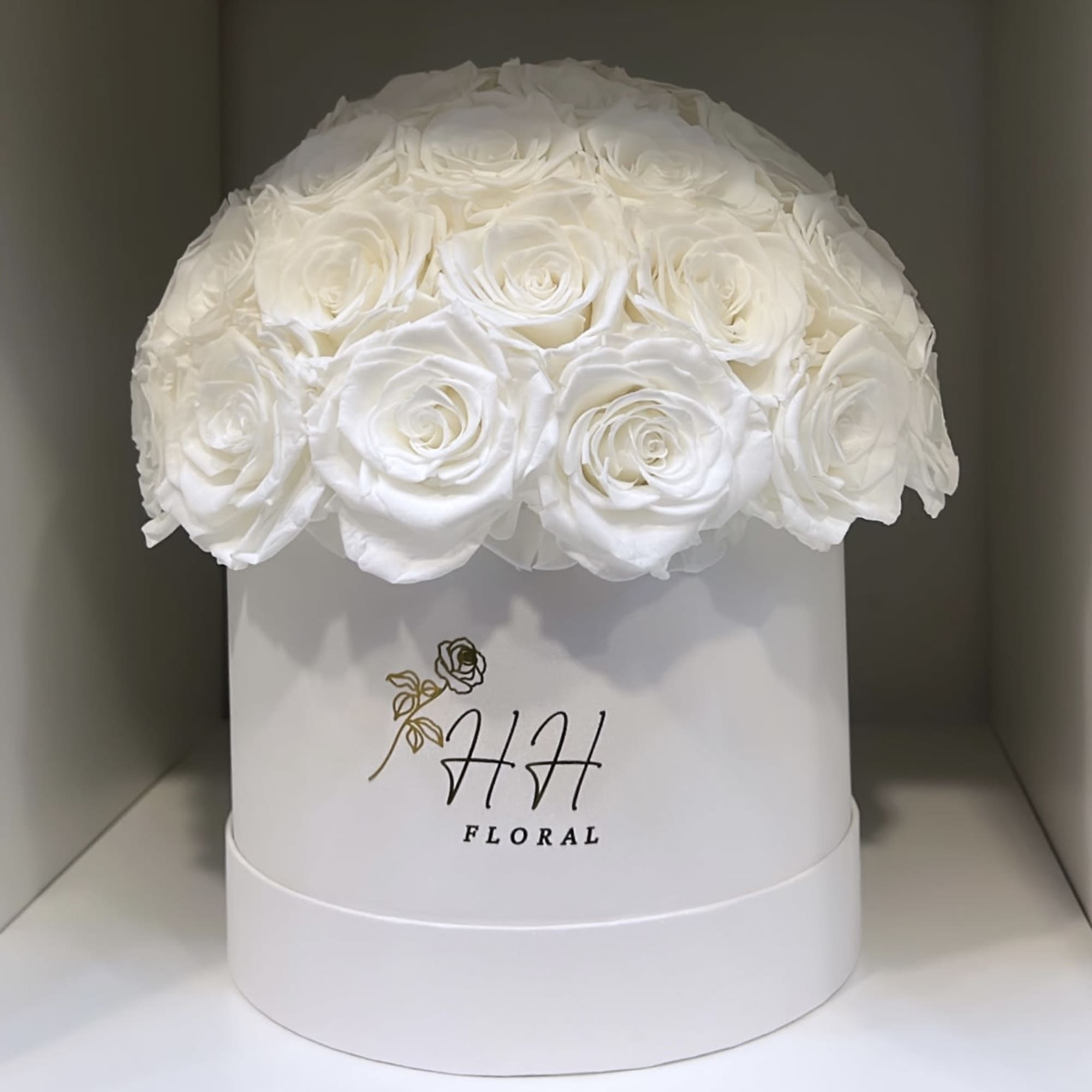 If you seek a positive long-lasting impression, then this preserved flower assortment