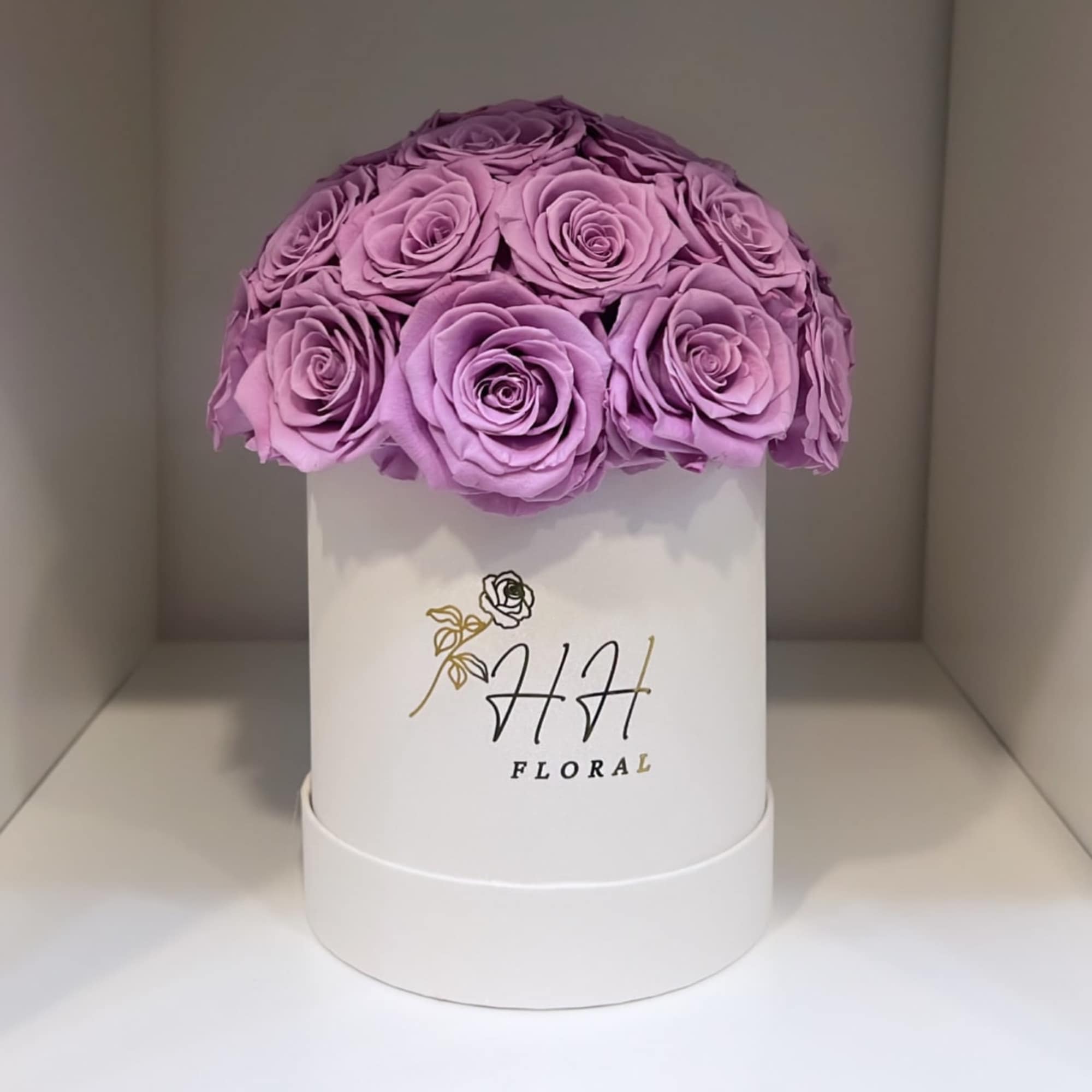 If you seek a positive long-lasting impression, then this preserved flower assortment