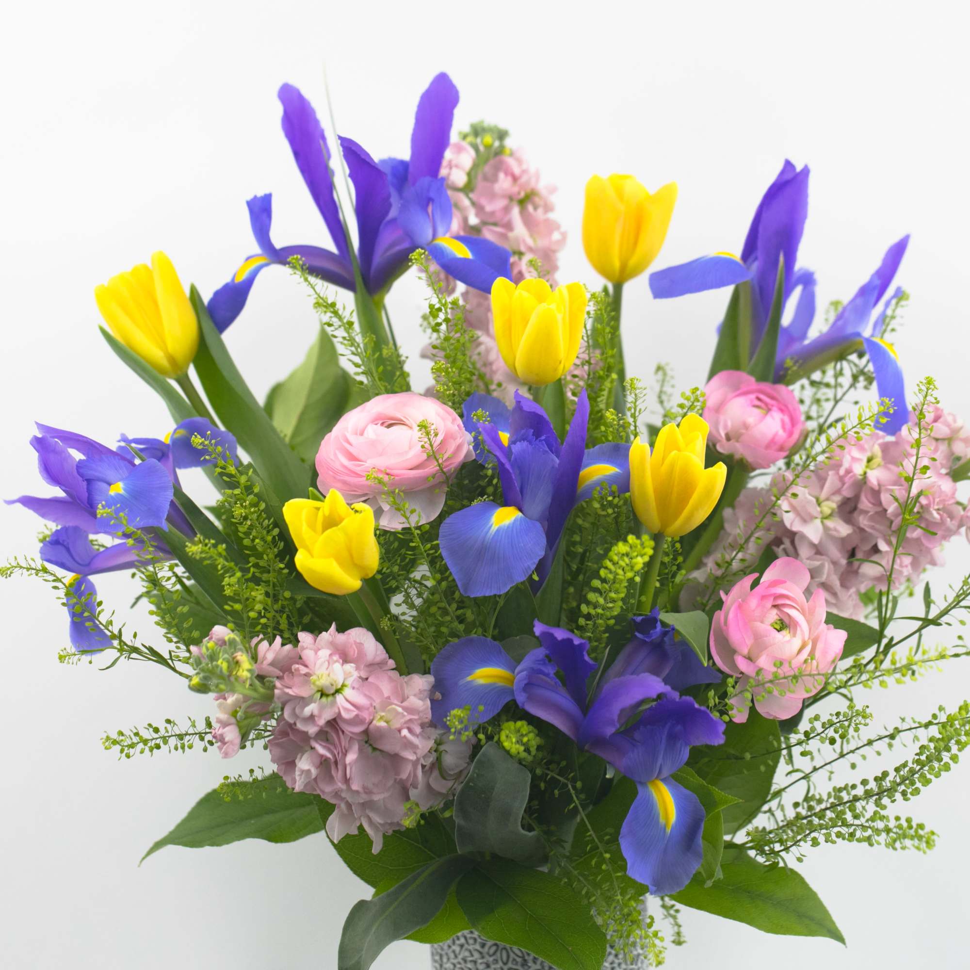 BLUE IRIS AND SPRING FLOWER ARRANGEMENT

Pretty and perfumed. A gorgeous spring-inspired flower