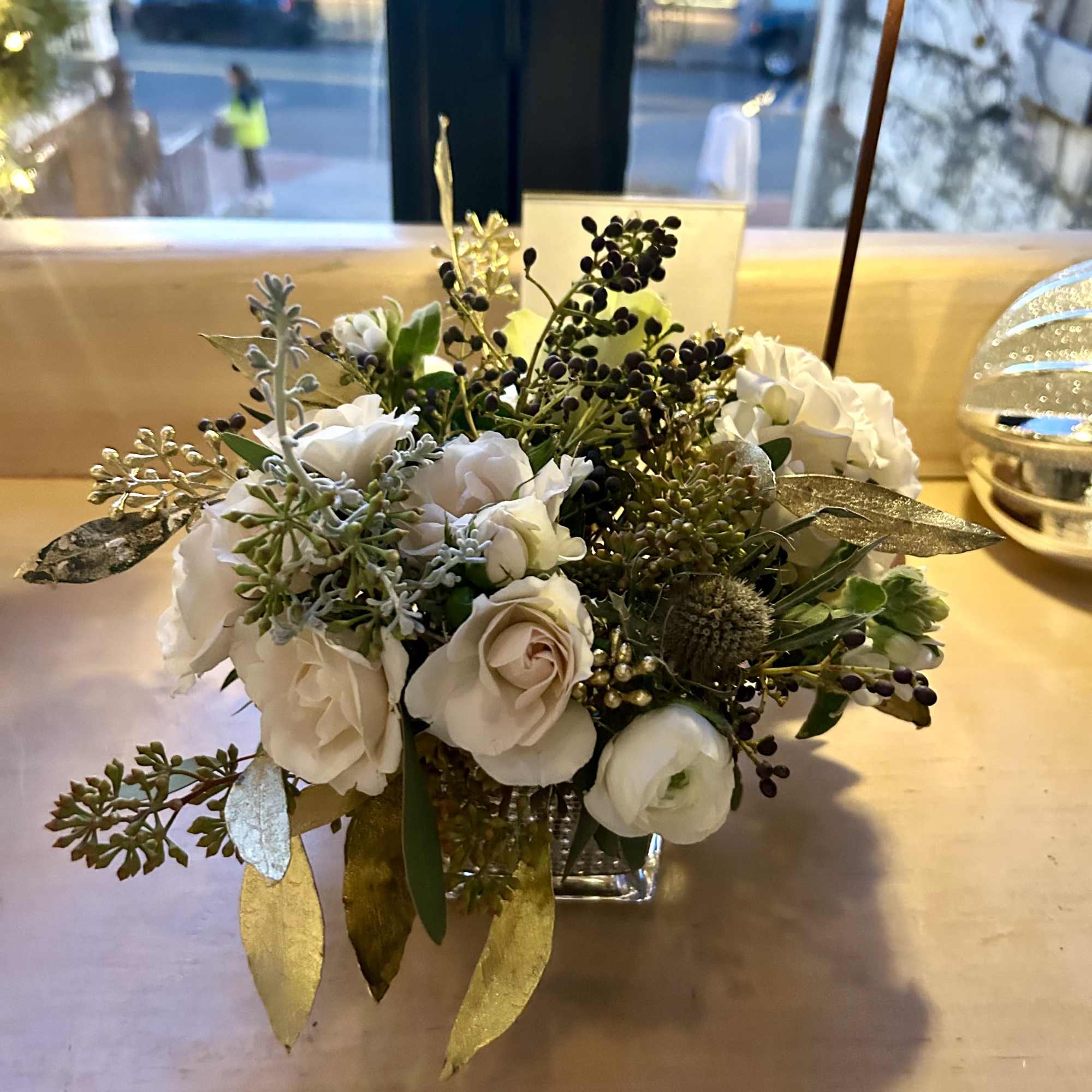 What&#039;s more fun that regular fresh flowers? Flowers with little bit of