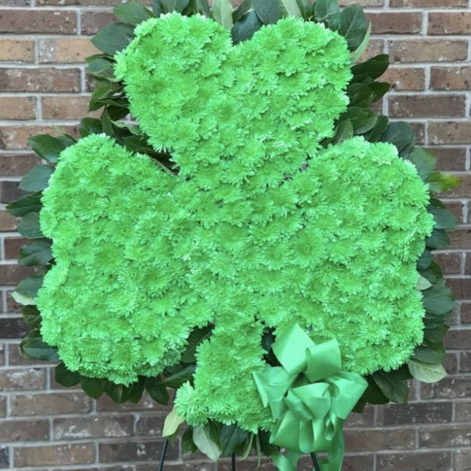 A beautiful, personal sentiment to express your condolences. Our experienced designers can