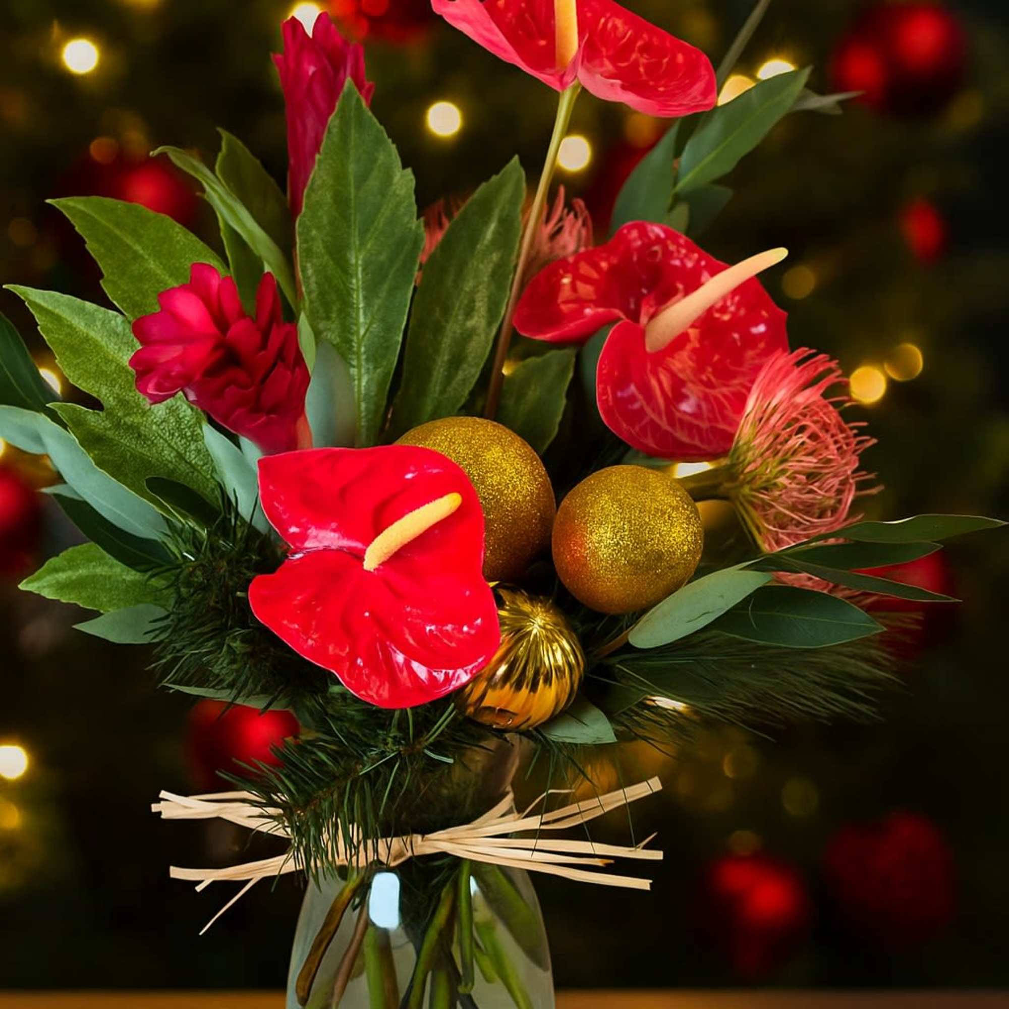 Festive Hawaiian Christmas Arrangement

Celebrate the holidays island style with our Festive Hawaiian