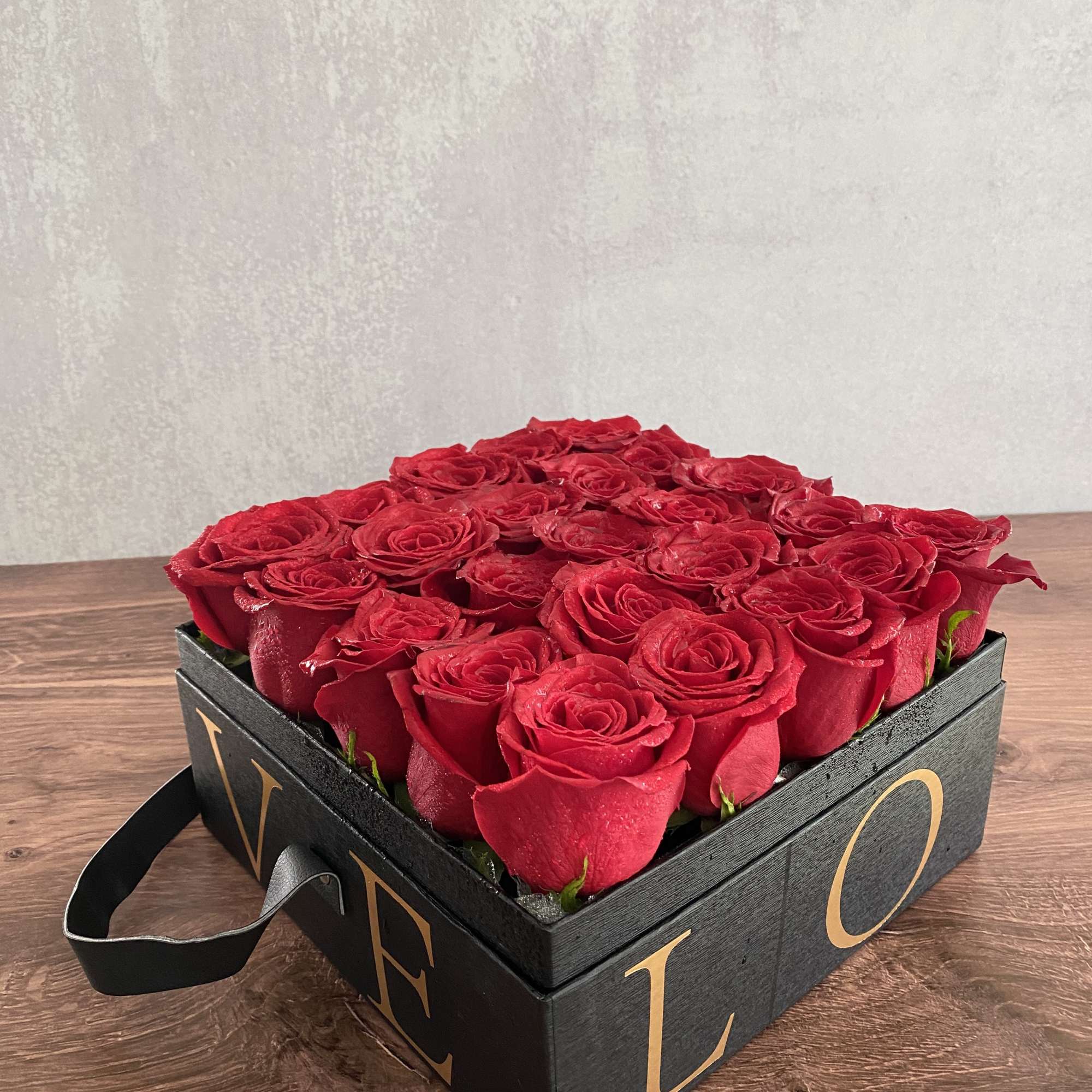 Popular Hand carry Love Box With 9/16 Red Rose 