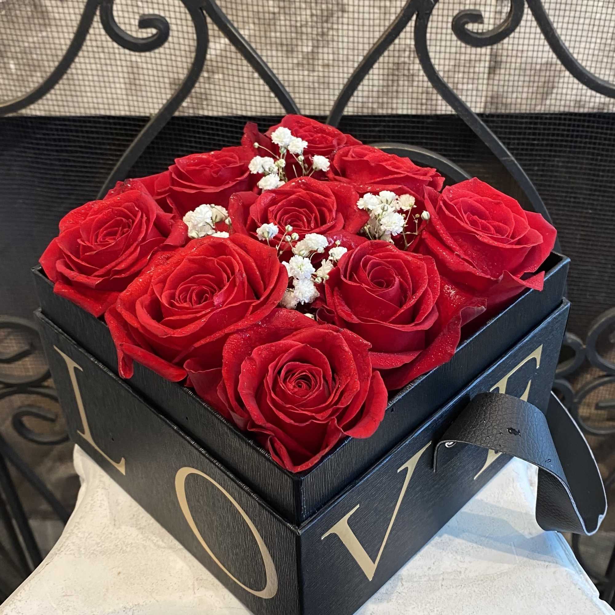 Popular Hand carry Love Box With 9/16 Red Rose 