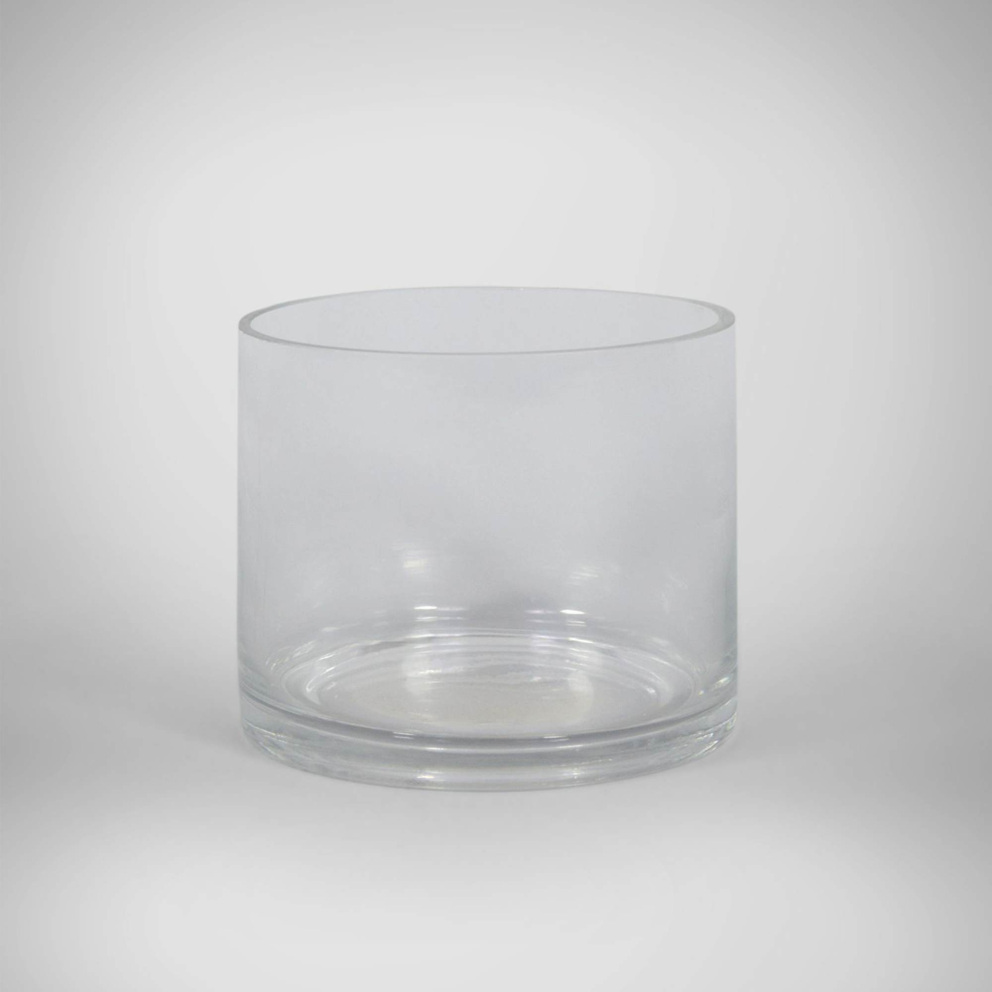 A seasonal color mix of designer&rsquo;s choice blooms, Bright holiday color with