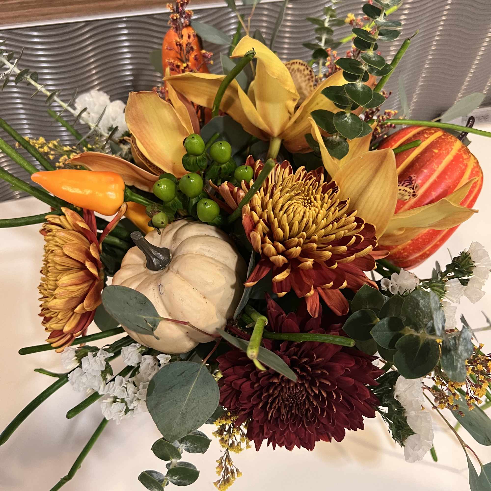 Fall floral design. Perfect combination for the Fall season.