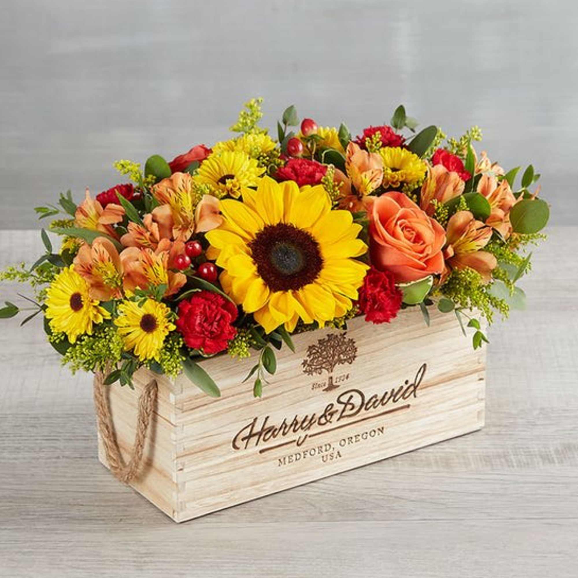 Exclusive centerpiece that celebrates the spirit of giving and family gatherings. Overflowing