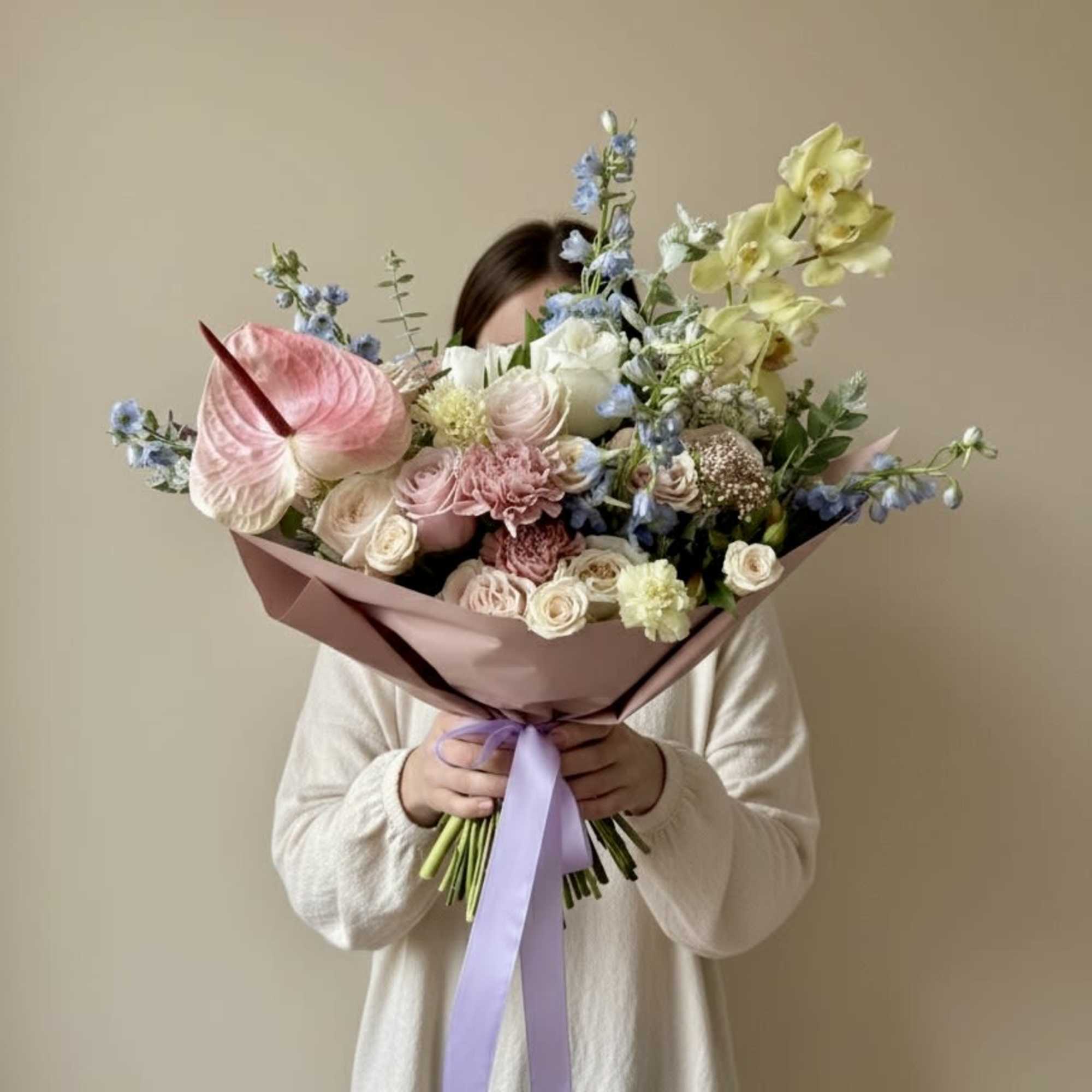 Modern romance in soft tones.

A soft celebration of color and elegance, La