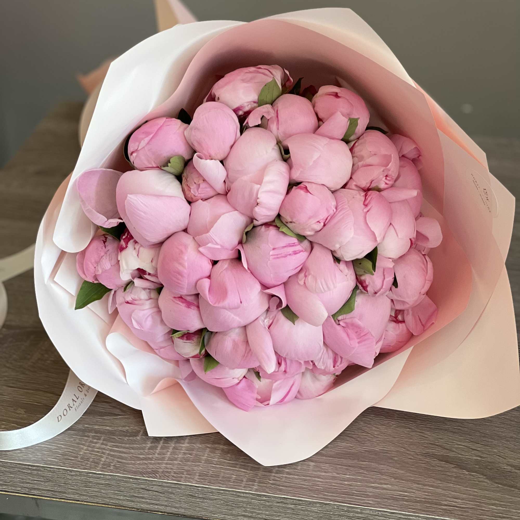 Bouquet of 40 Peonies hand tide 