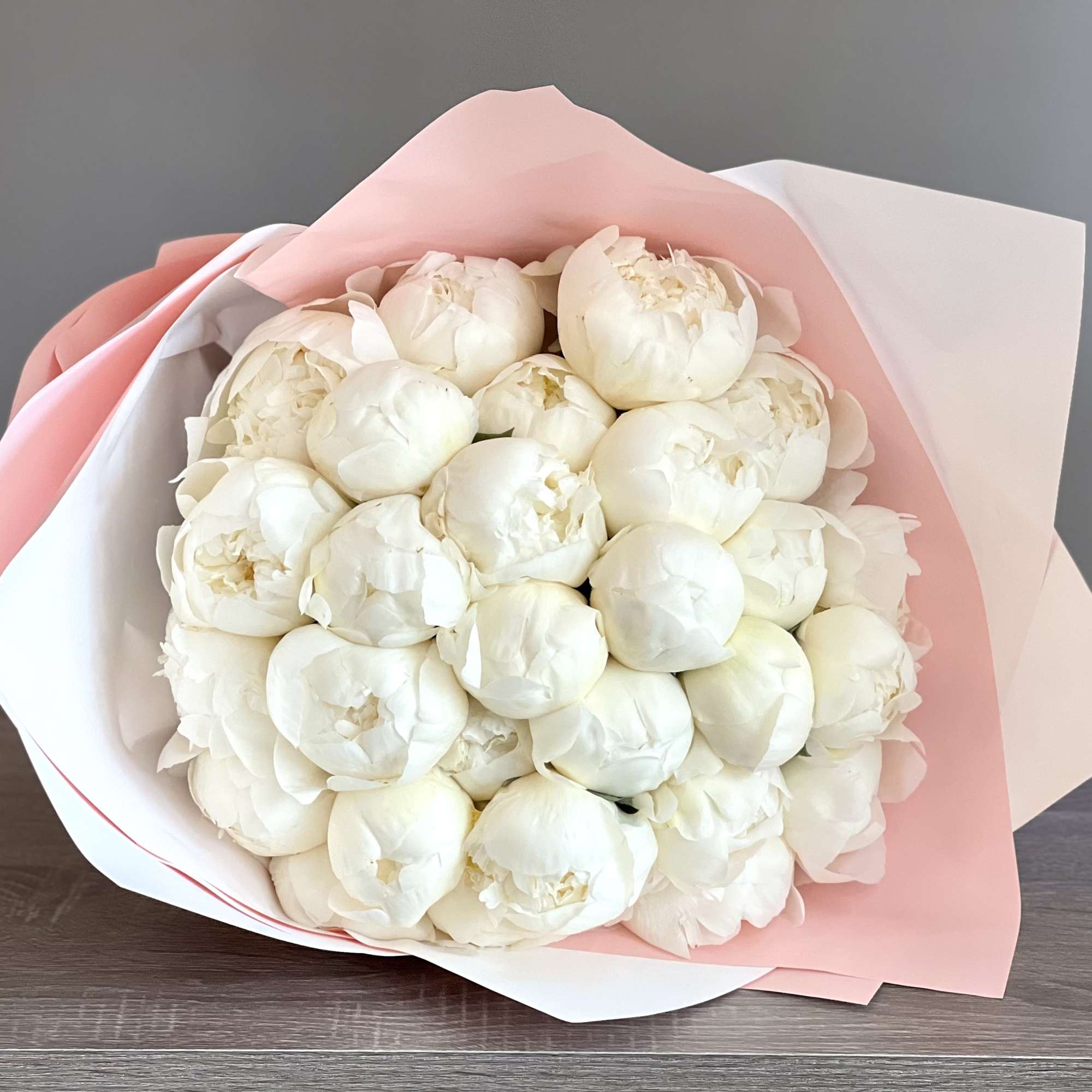 Bouquet of 40 Peonies hand tide 