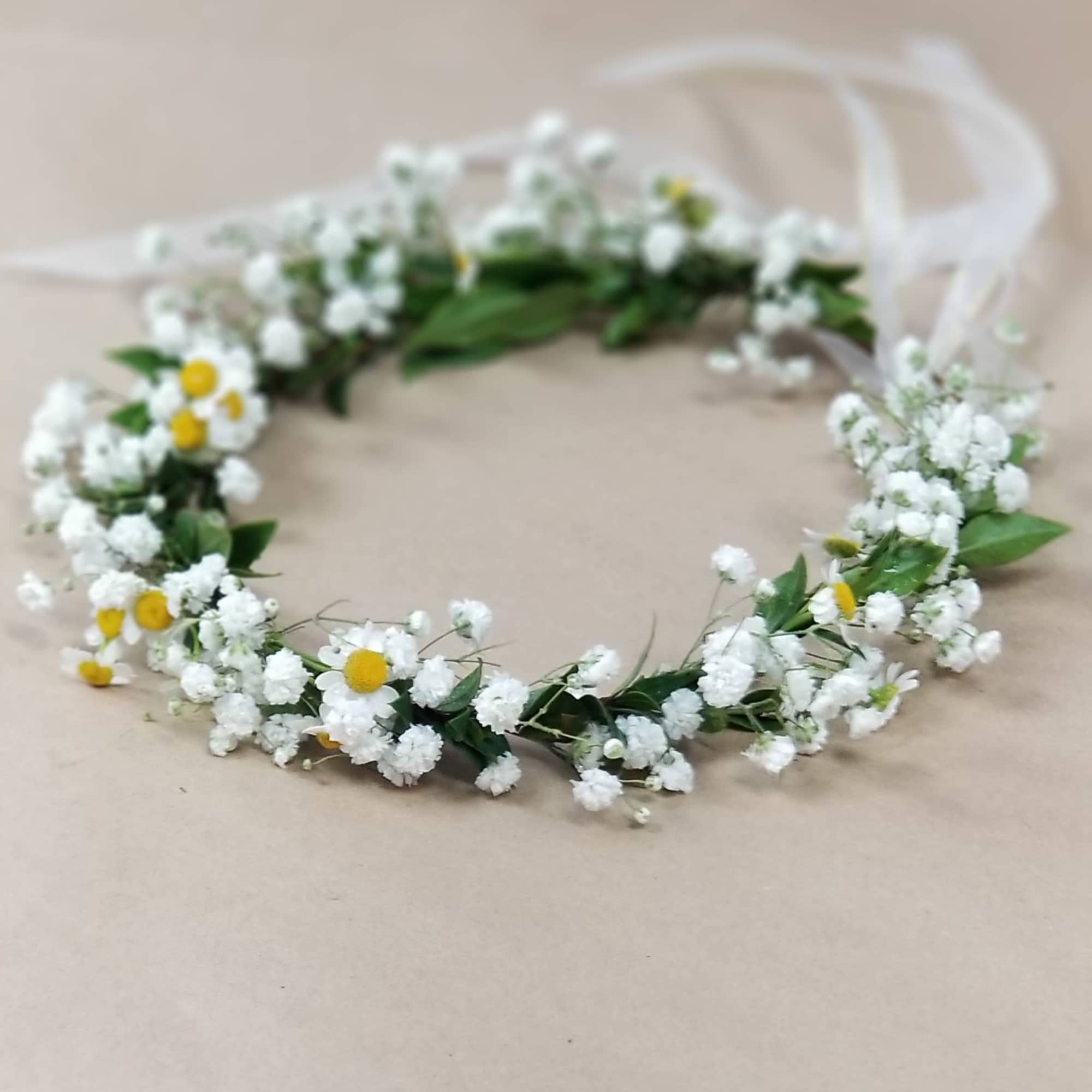 Fresh flowers crown for any occasions