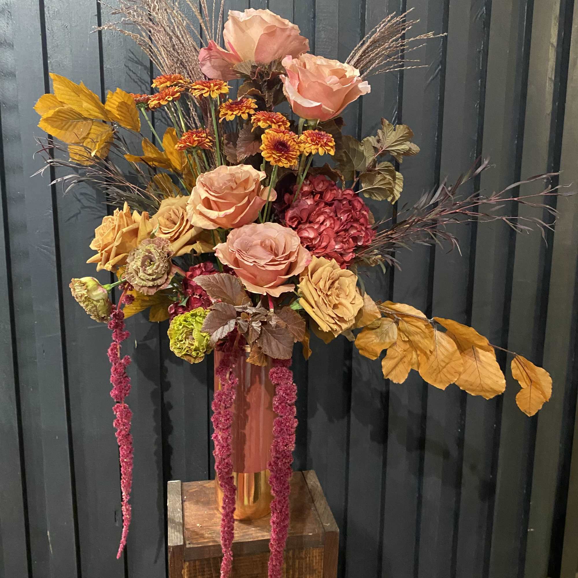 Bring modernity and freshness to your Thanksgiving with this stunning tall centerpiece