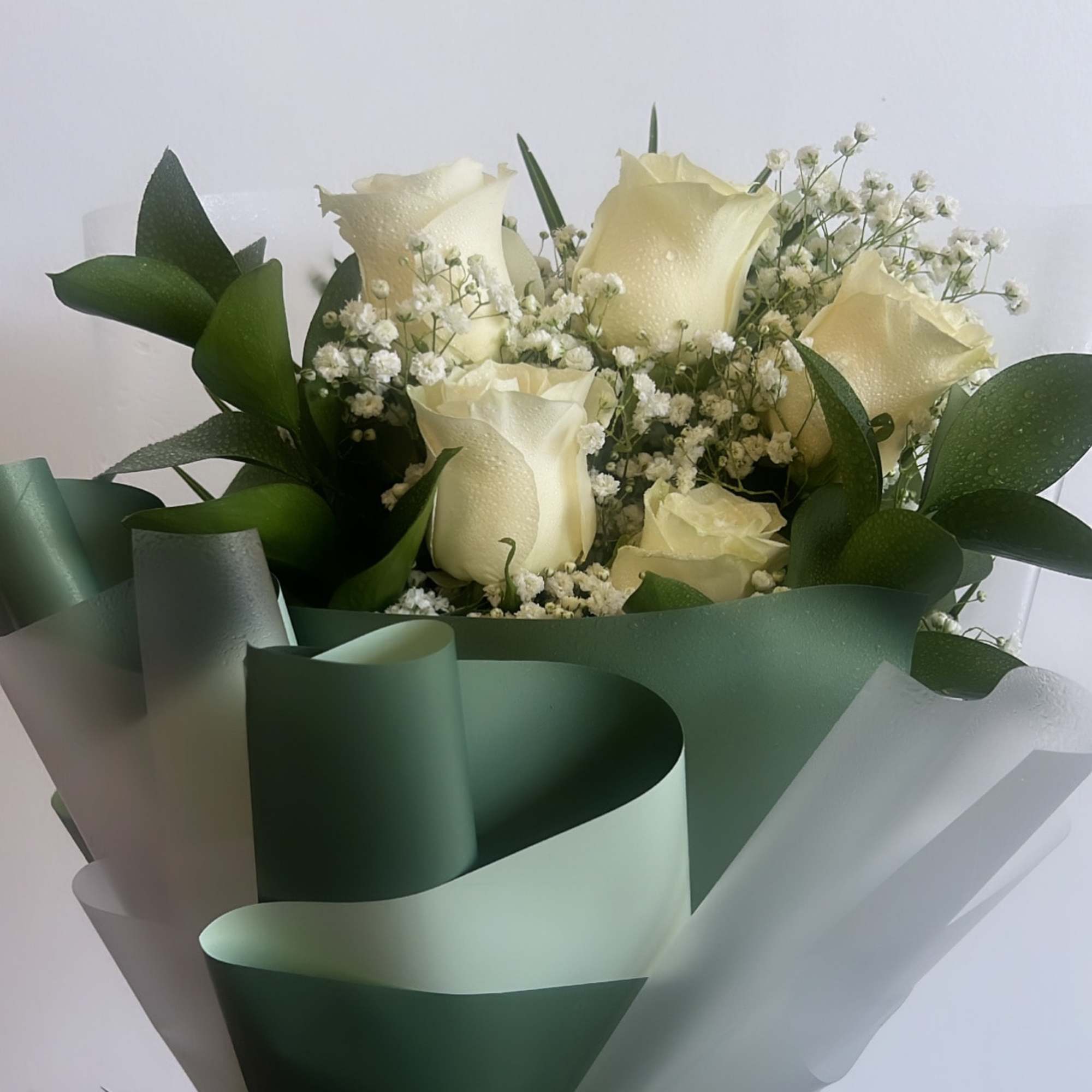 -White Rose Mixed Bouquet