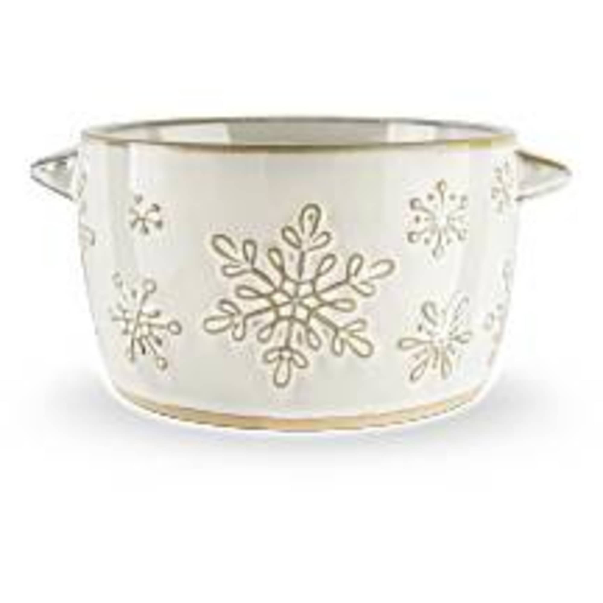 Create unforgettable holiday memories with this special delivery of classic Christmas roses