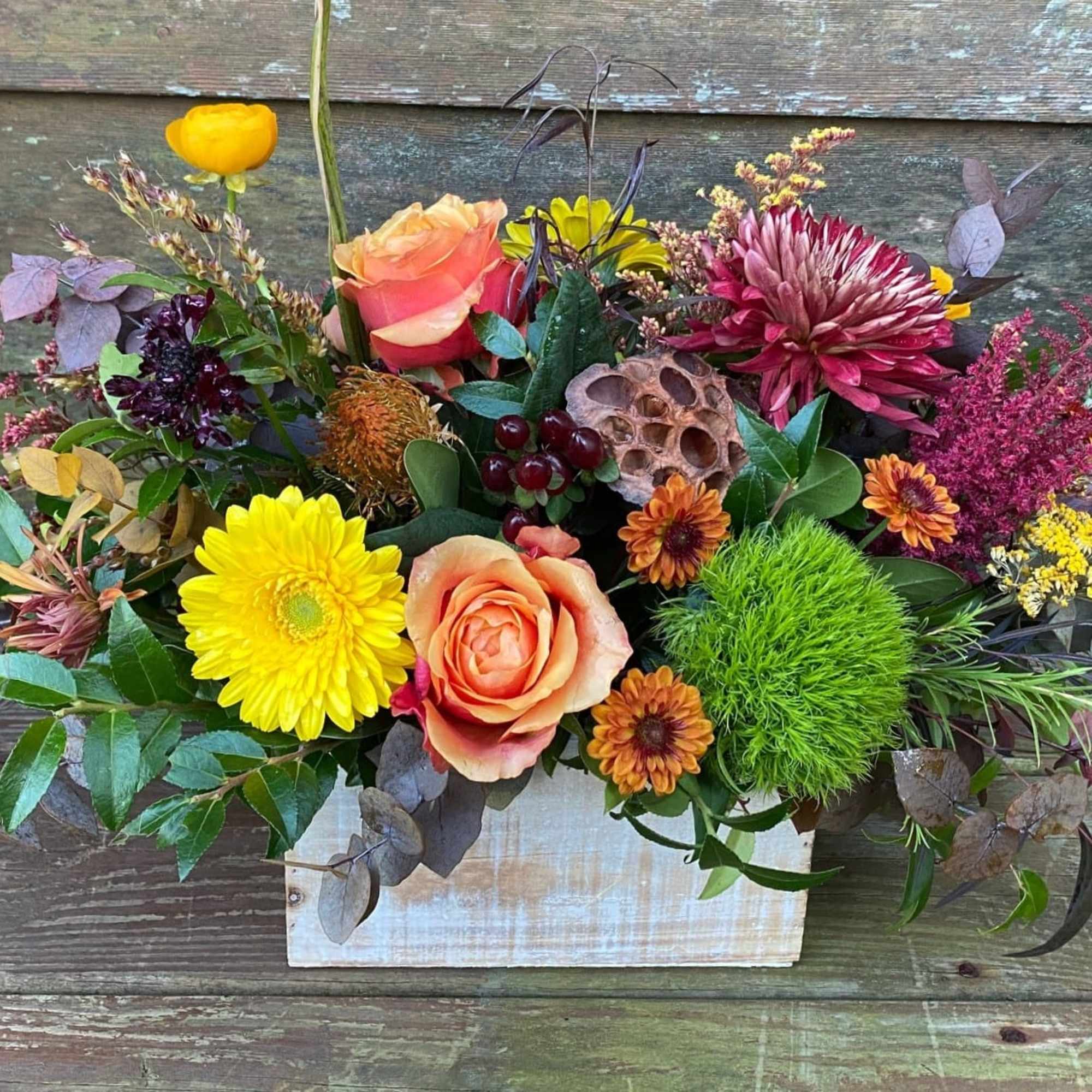 This is a designer&#039;s choice centerpiece meaning we will create a tasteful