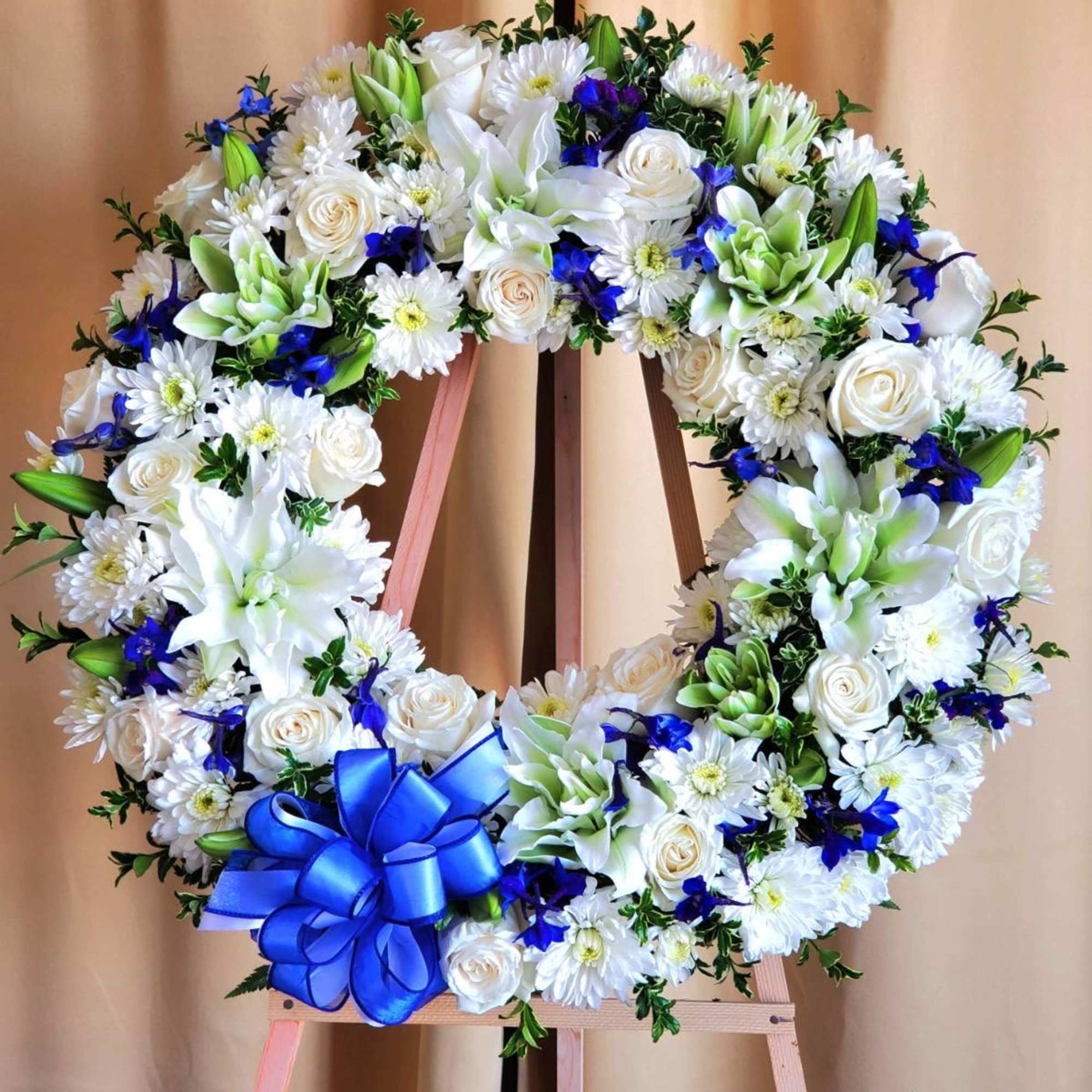 The white and blue wreath is elegant and beautiful, perfect for adding