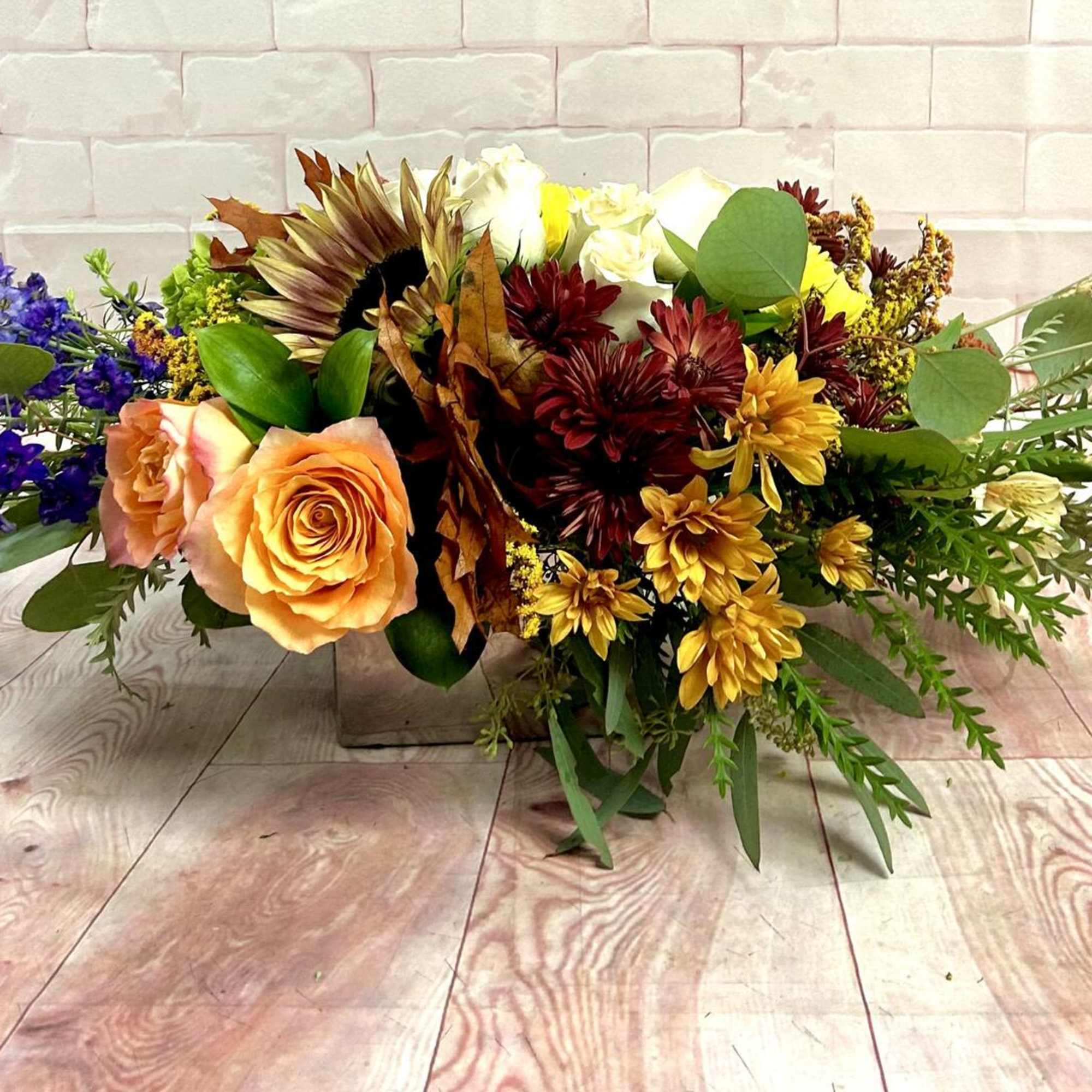 Inspired by the rich hues of harvest time, our Golden Fields Thanksgiving