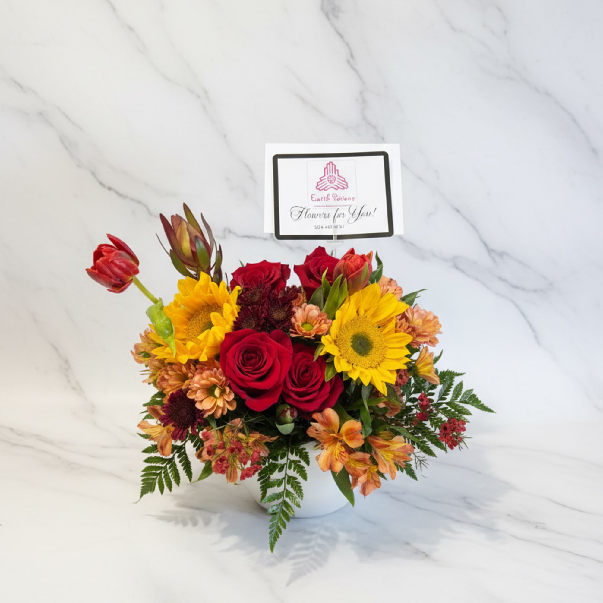 Bring warmth to your Thanksgiving table with our deluxe fall centerpiece&mdash;overflowing with
