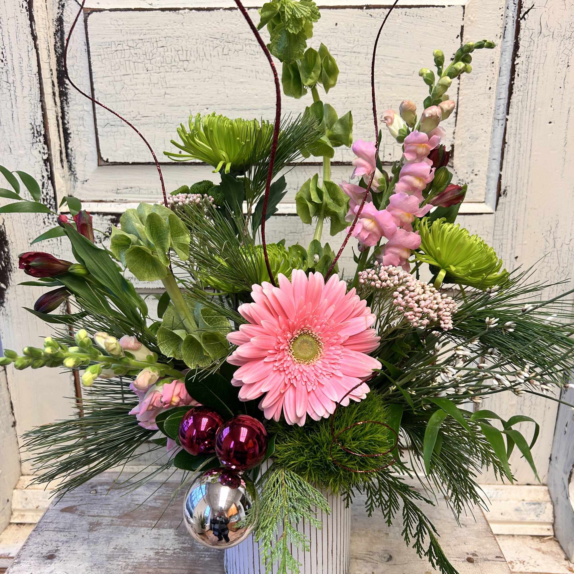 Looking for a unique gift for someone on your list? Fresh blooms
