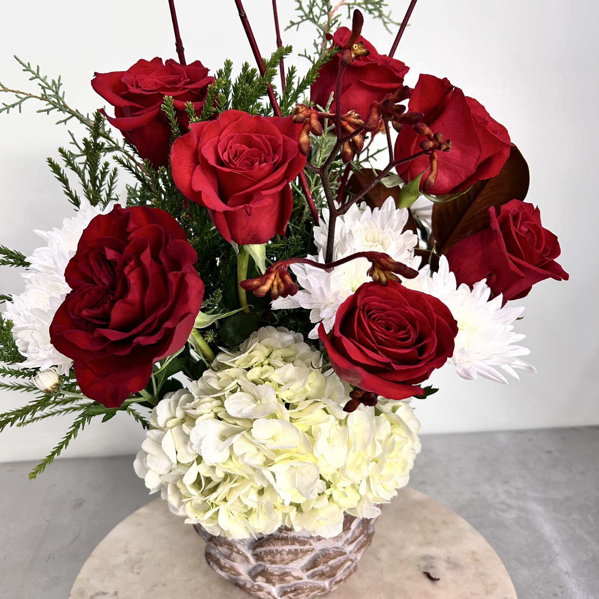 Two versions of the vase - medium and large! Either flowers for