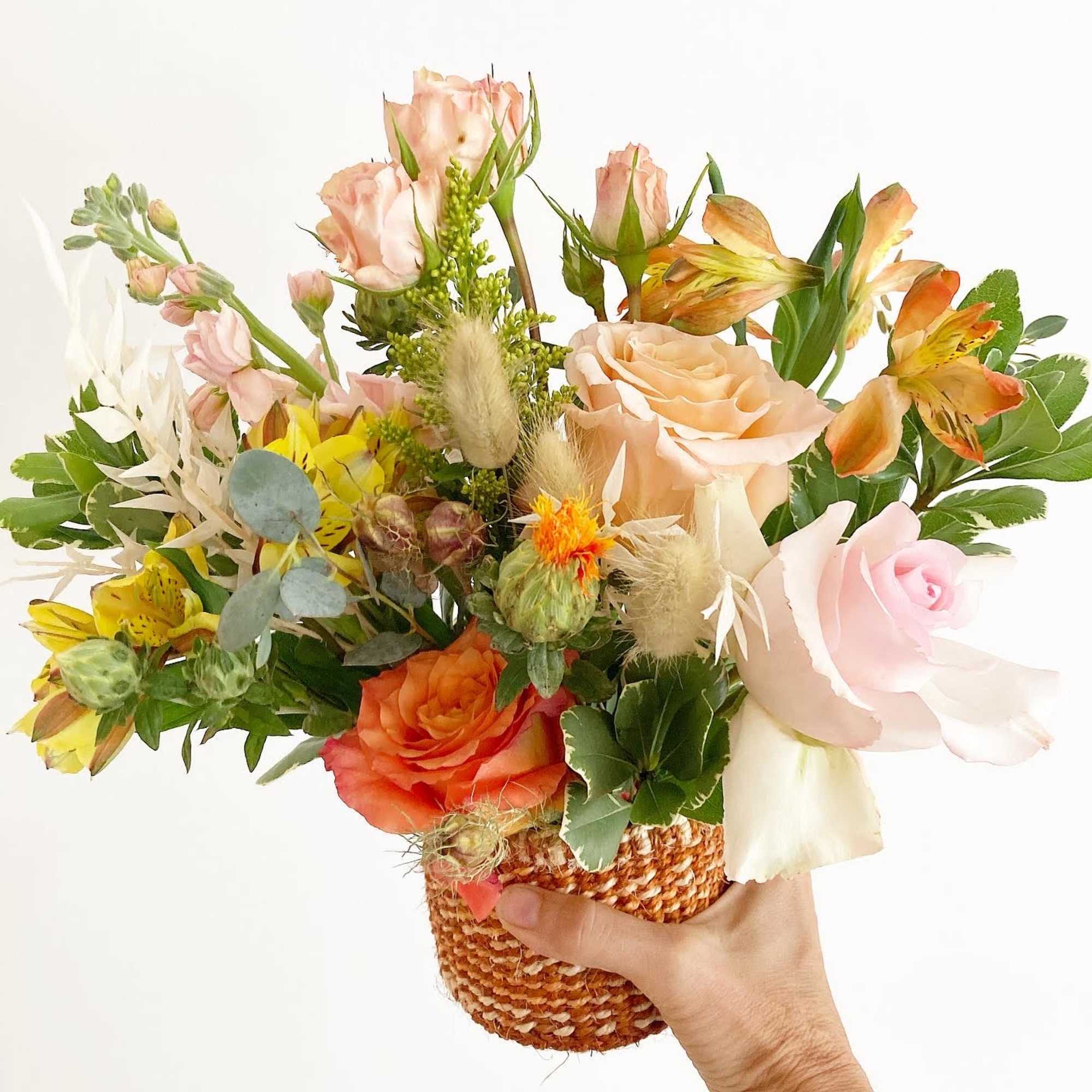 It&#039;s time for pumpkins and apple cider and this little arrangement is