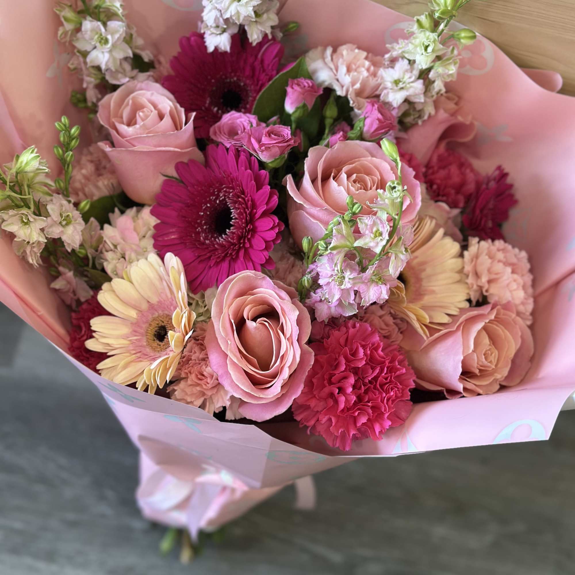 Our professional florists have put together a bouquet of flowers that stands