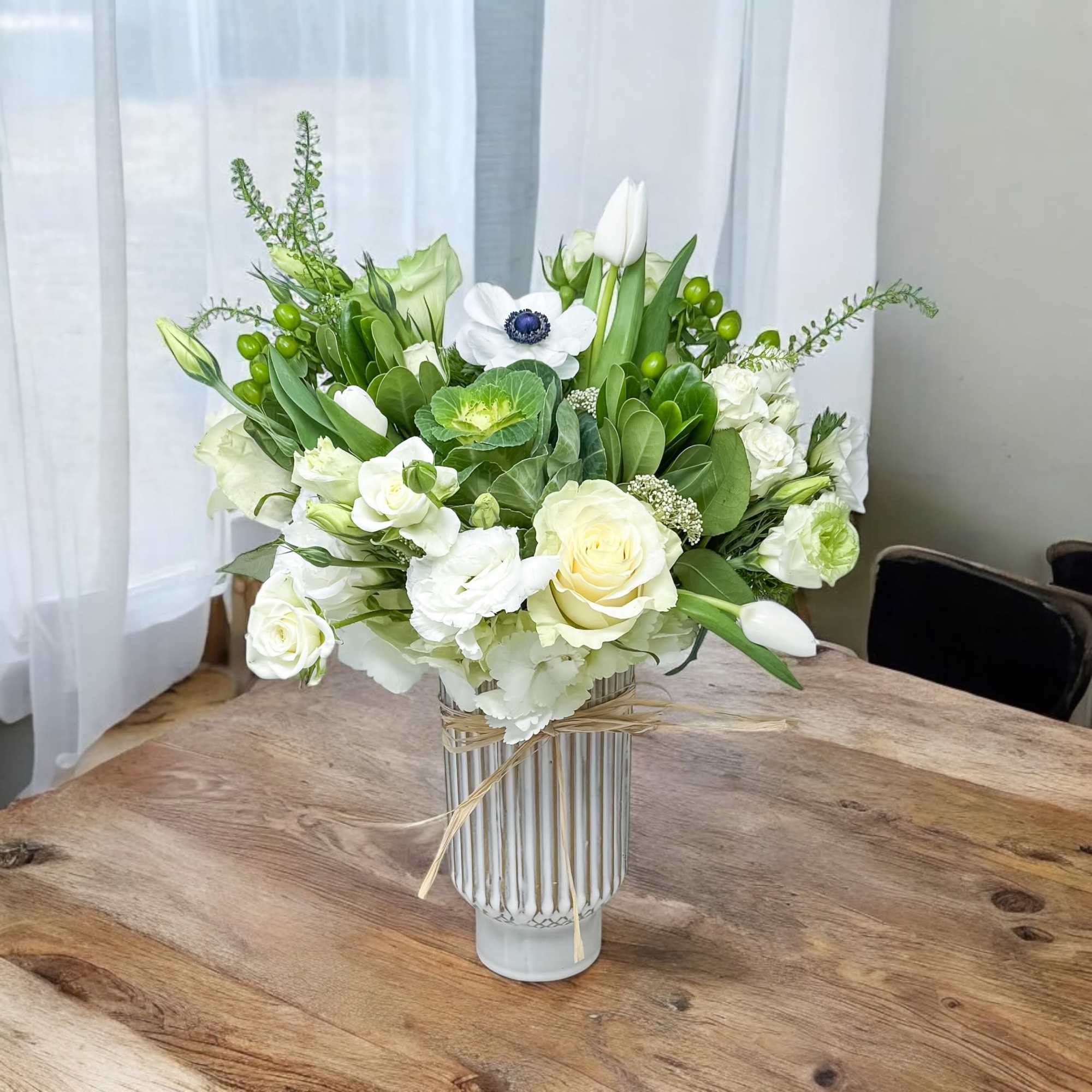 Elegant mix of white and green 