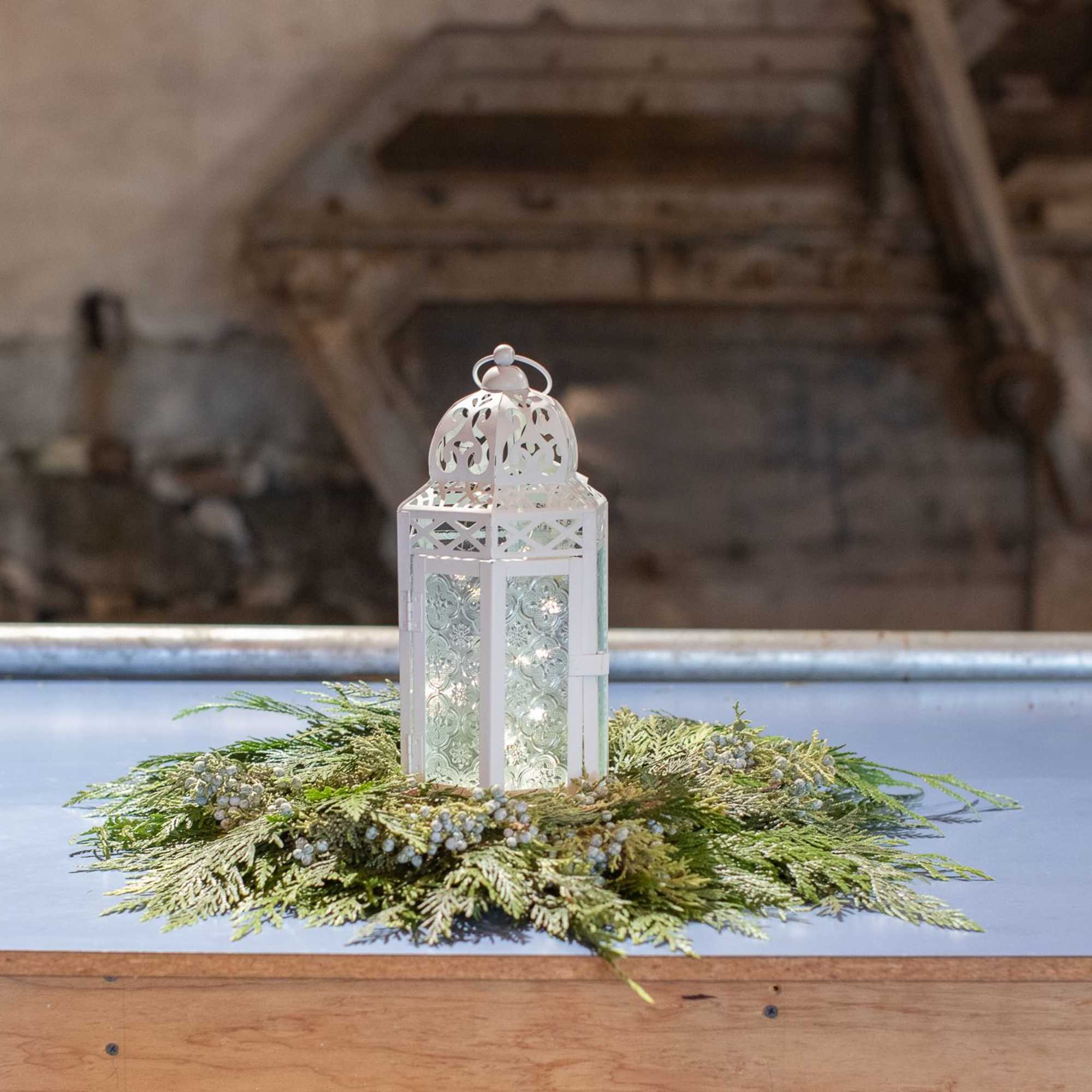 A simple a beautiful long lasting centerpiece that awakens the senses. Fragrant