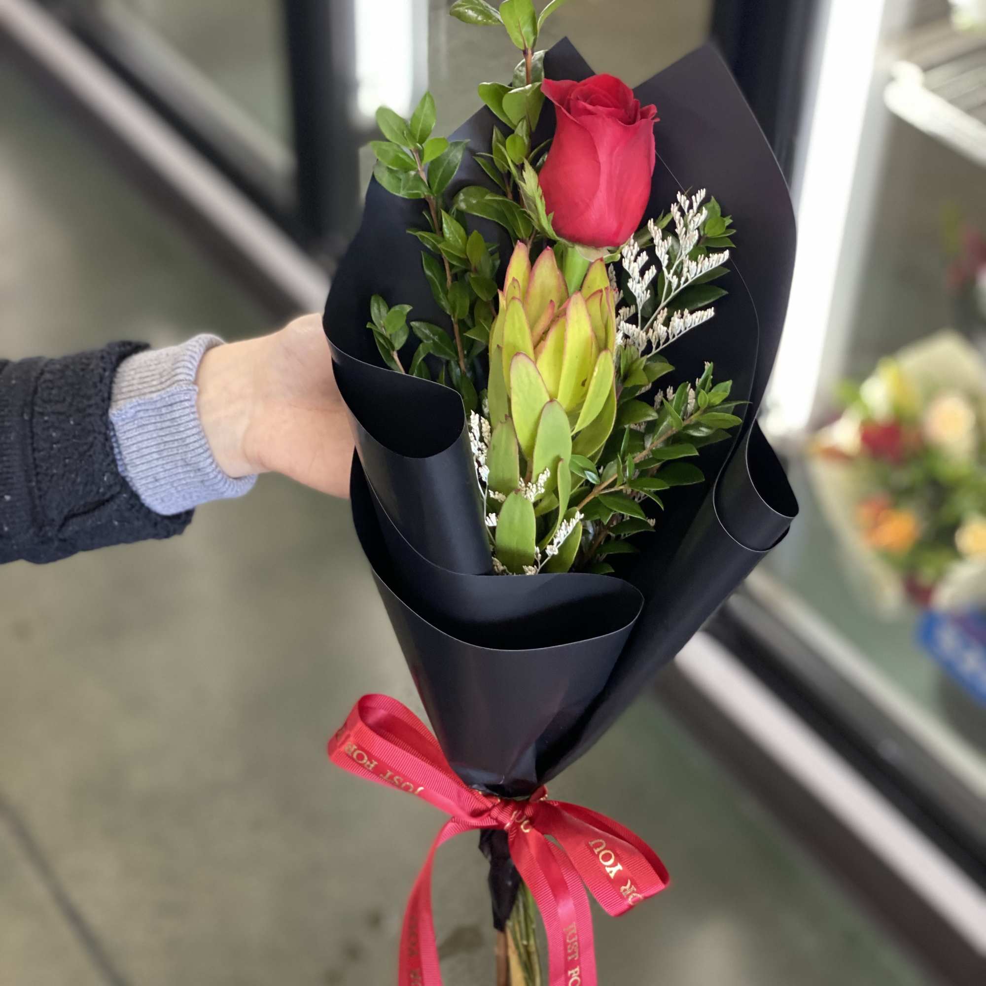 Request your colors otherwise we will do them RED. 
Theses will include