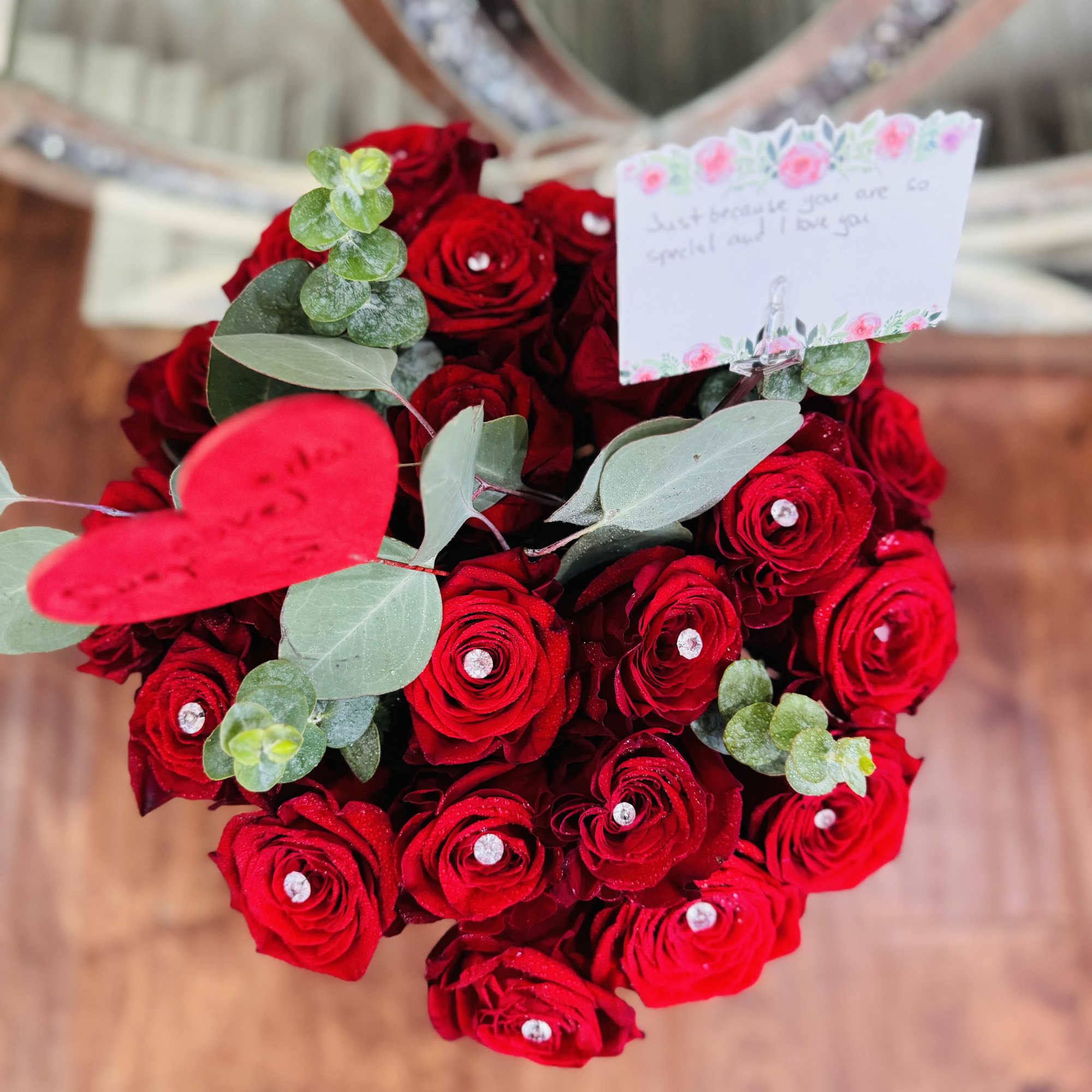 Standard- Dozen Roses
Deluxe-2 Dozen Roses
Premium-3 Dozen Roses
A classic yet contemporary rose arrangement