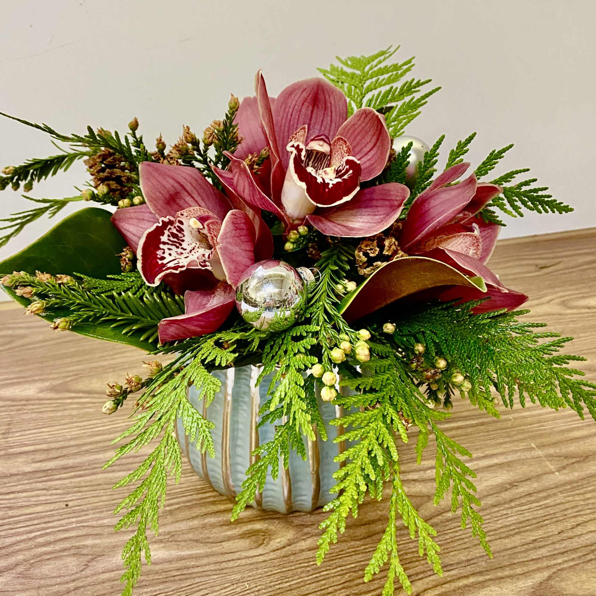 Te price its Only for one arrange.  One arrangement includes a