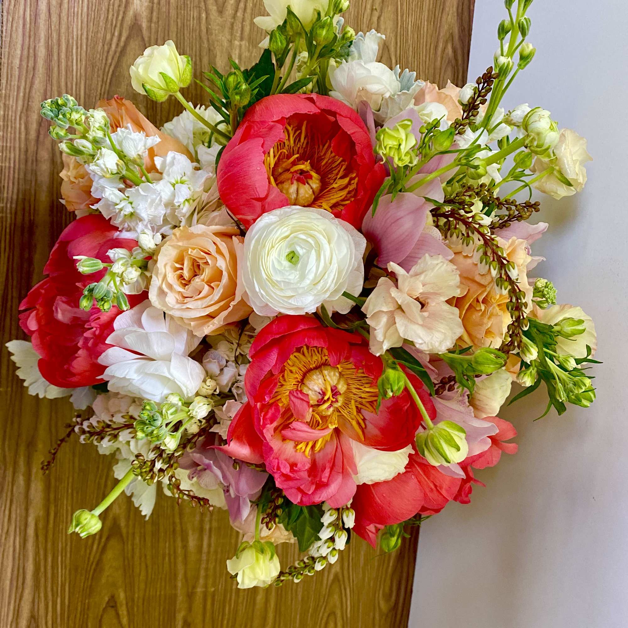 COMBINATIONS OF LIGHT COLORS FLOWERS