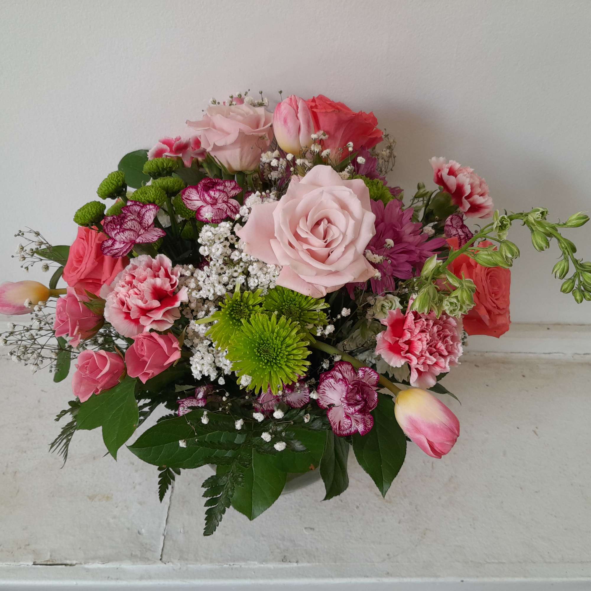 Beautiful light purple tones daisies, carnations, roses, tulips and baby&#039;s breath with